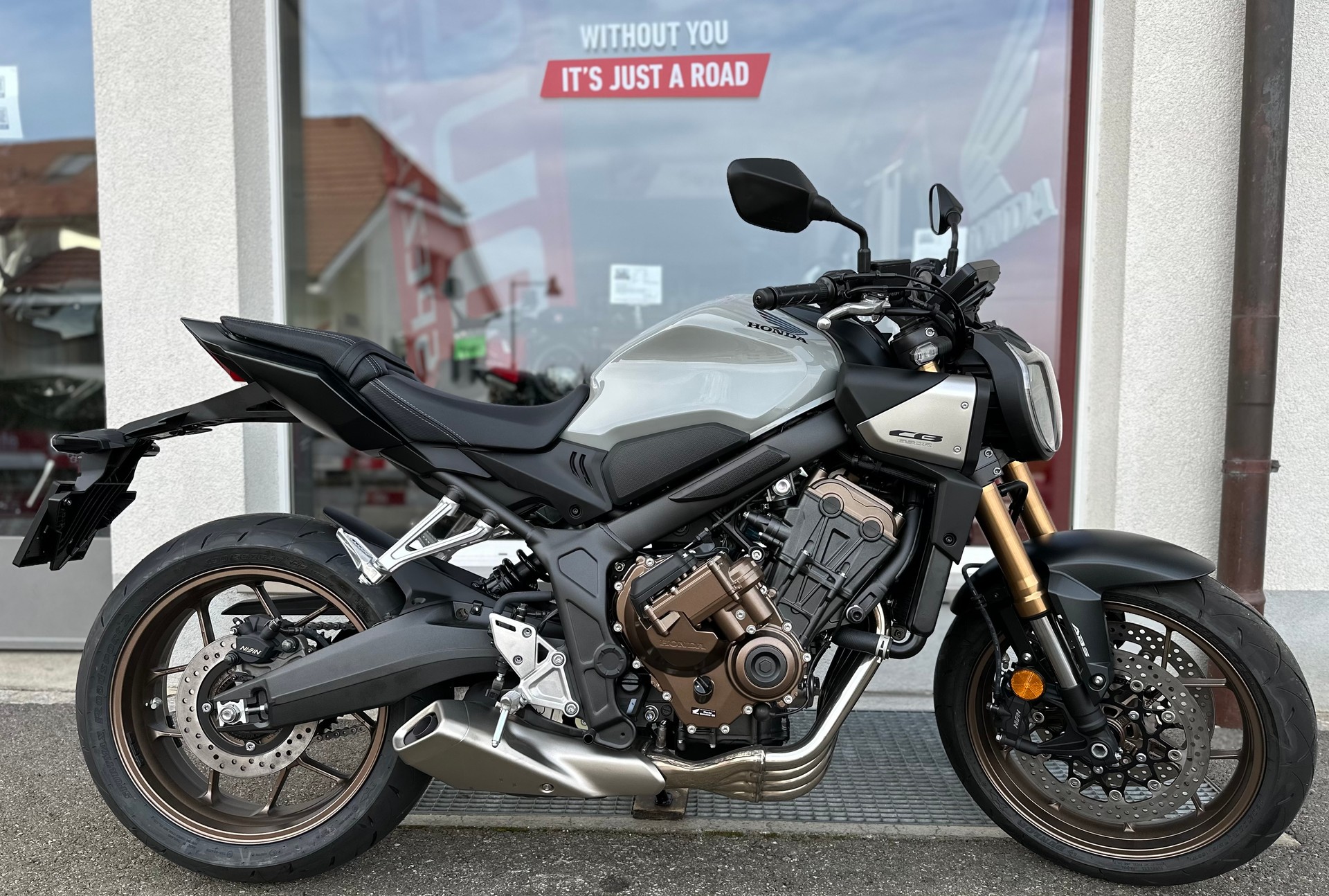 HONDA CB 650 R E-Clutch