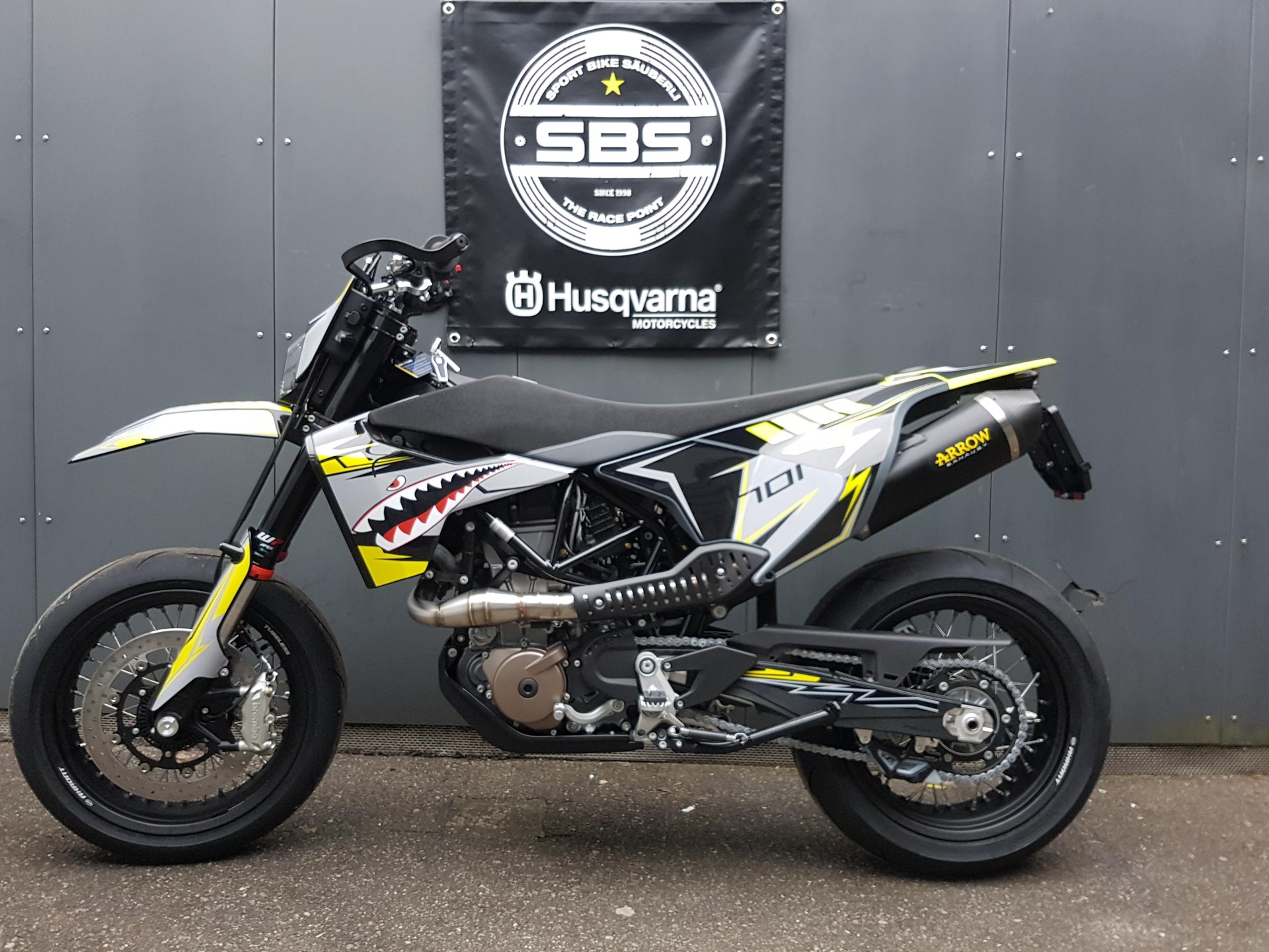 HUSQVARNA 701 Supermoto