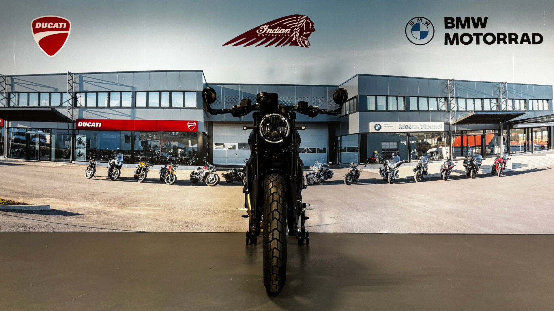 DUCATI SCRAMBLER 800 Nightshift-showroom-element-1