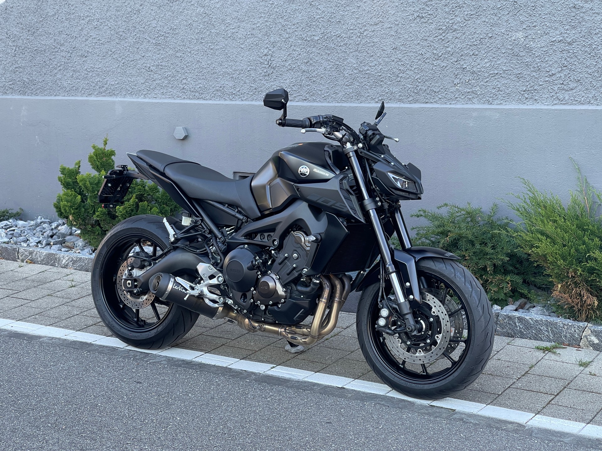 YAMAHA MT-09 ABS-showroom-element-1
