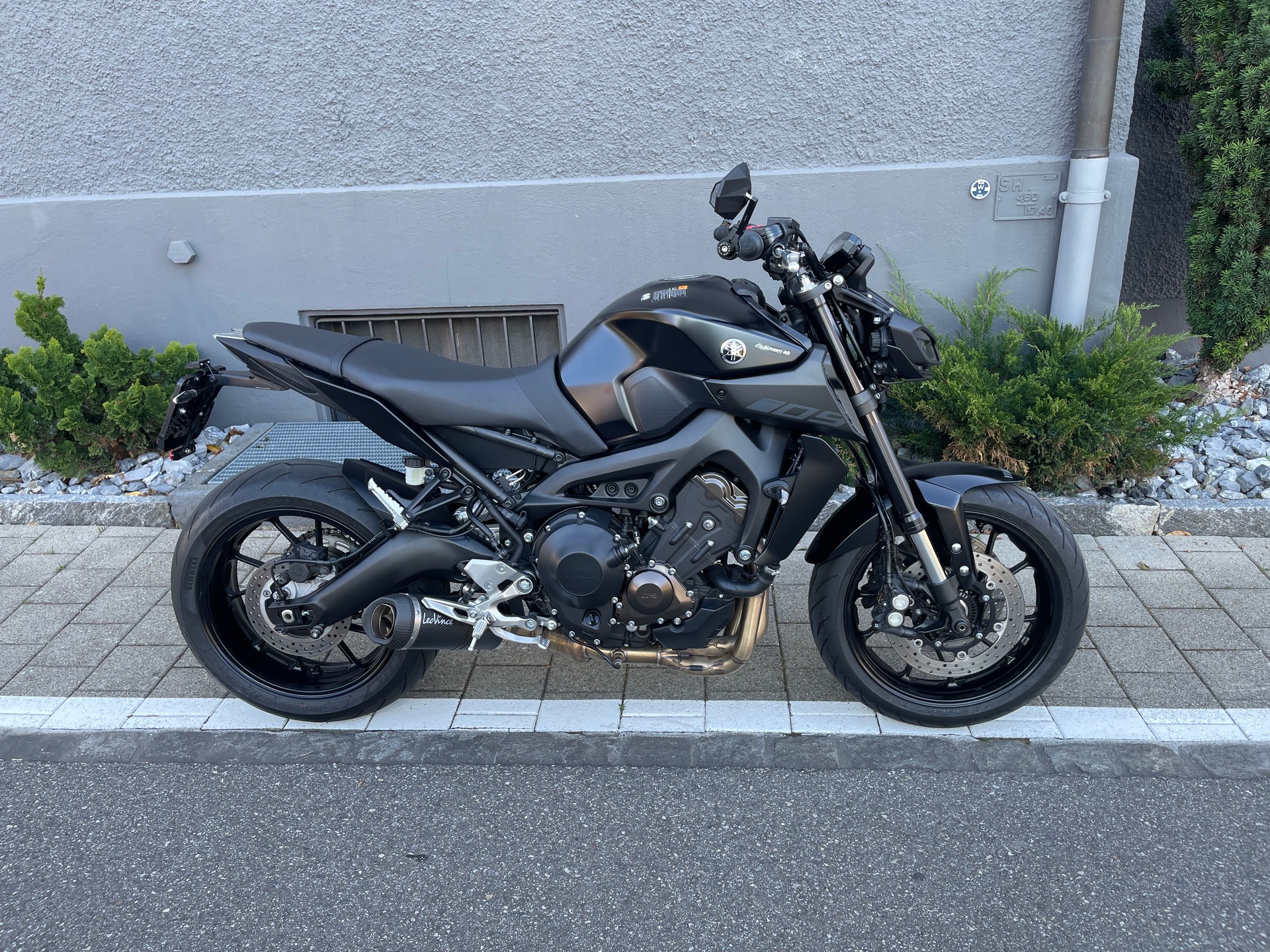 YAMAHA MT-09 ABS-showroom-element-2