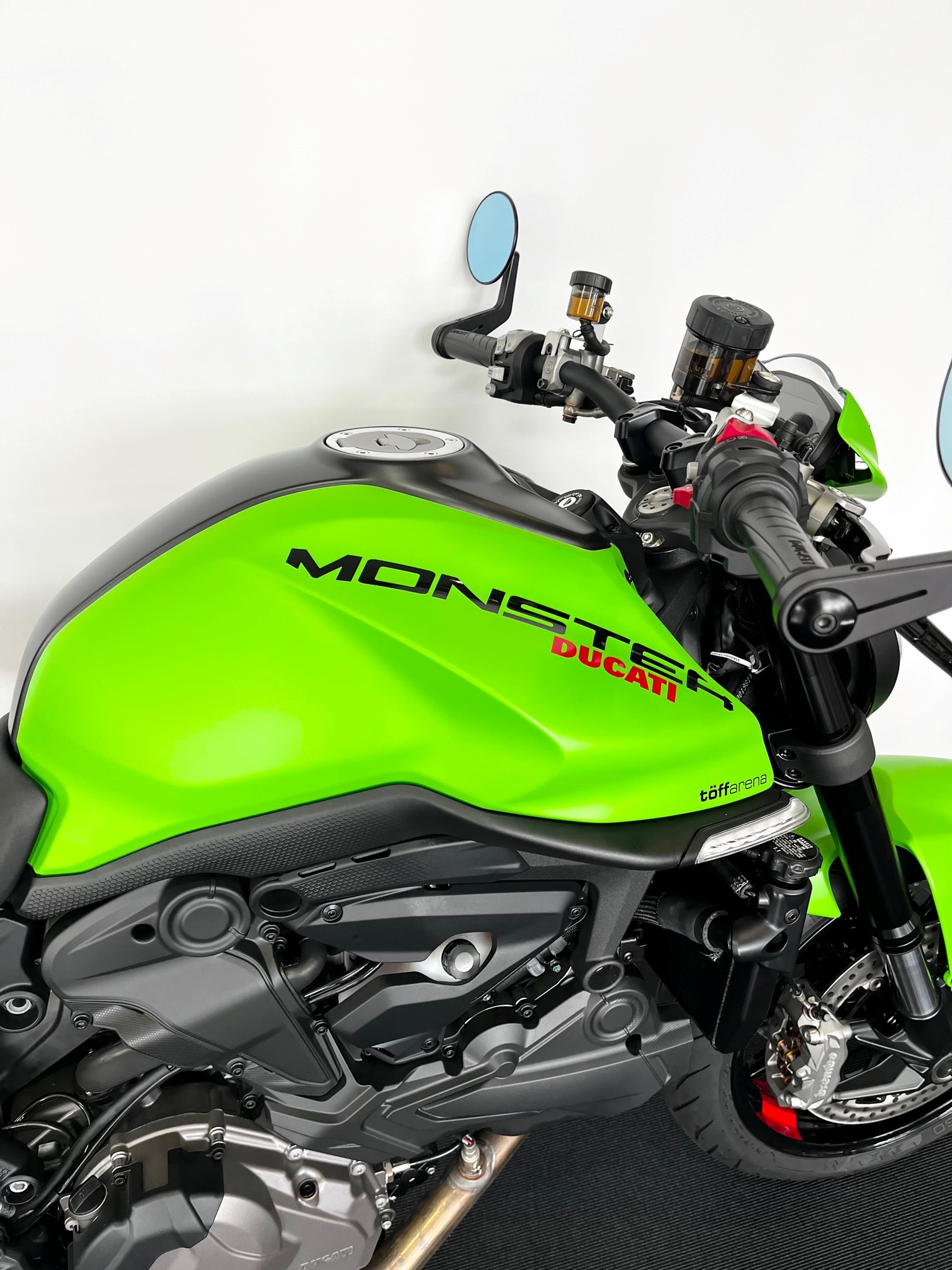 DUCATI Monster + 937-showroom-element-3