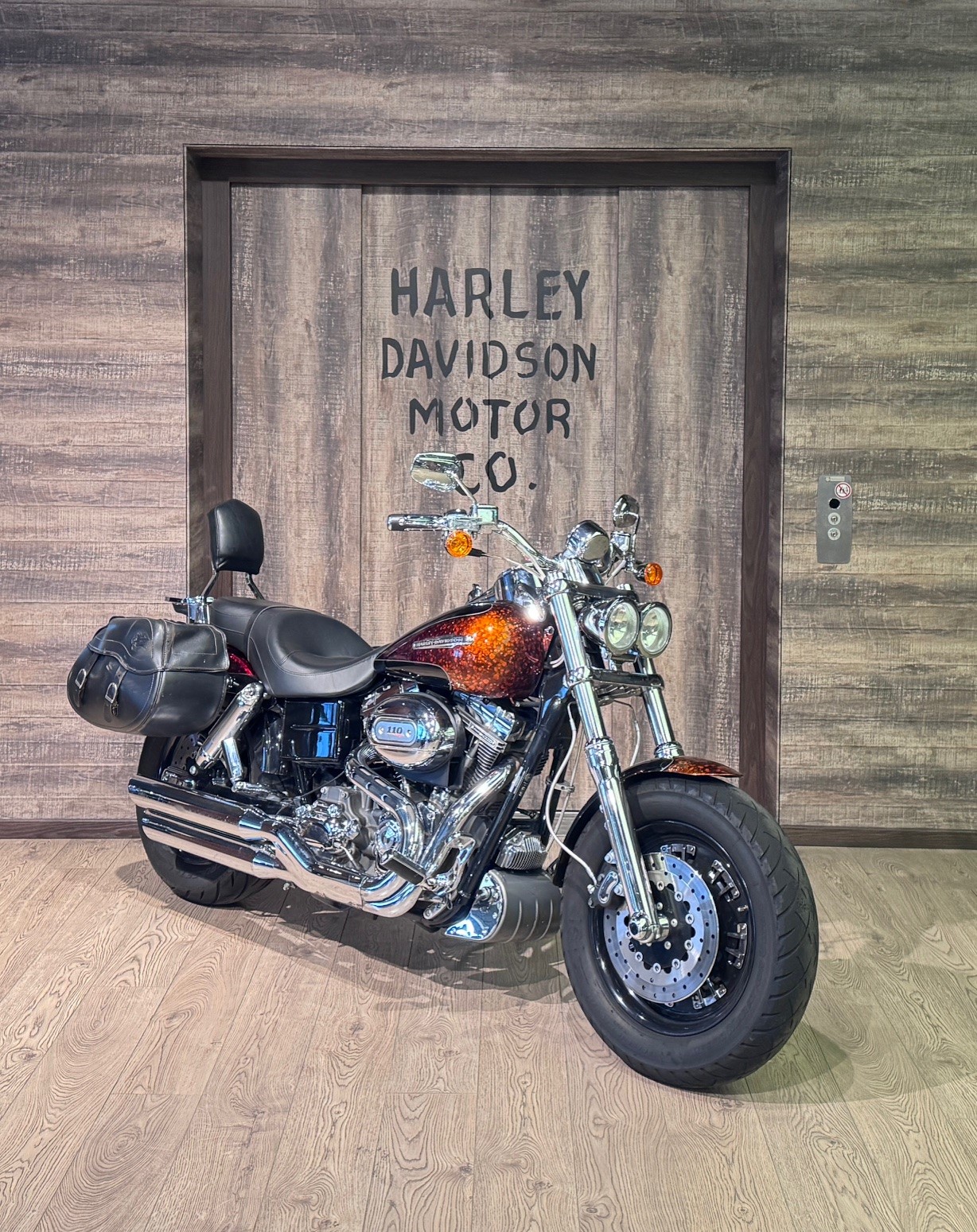 HARLEY-DAVIDSON FXDFSE Fat Bob CVO-showroom-element-1