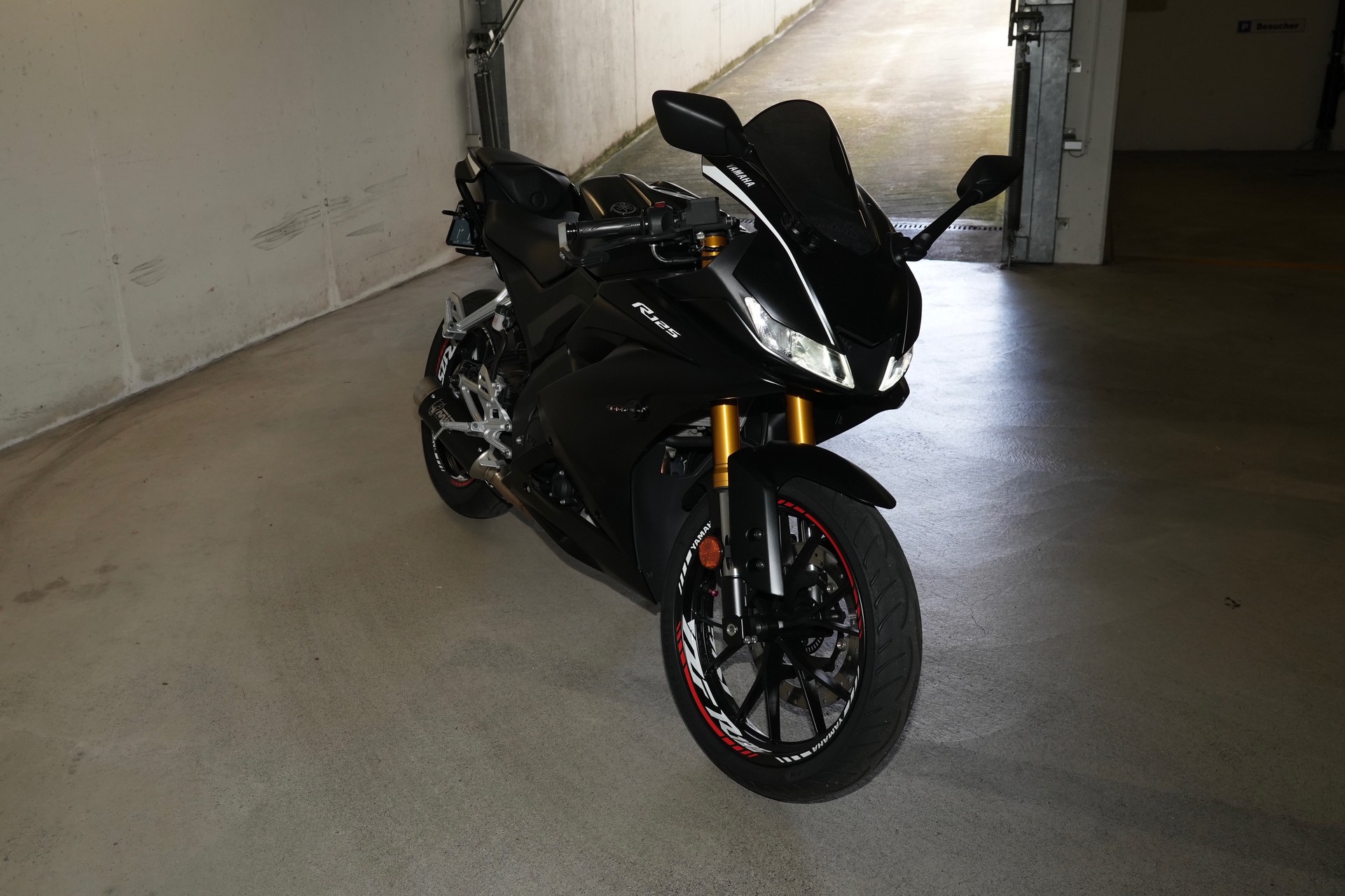 YAMAHA YZF R125-image-2
