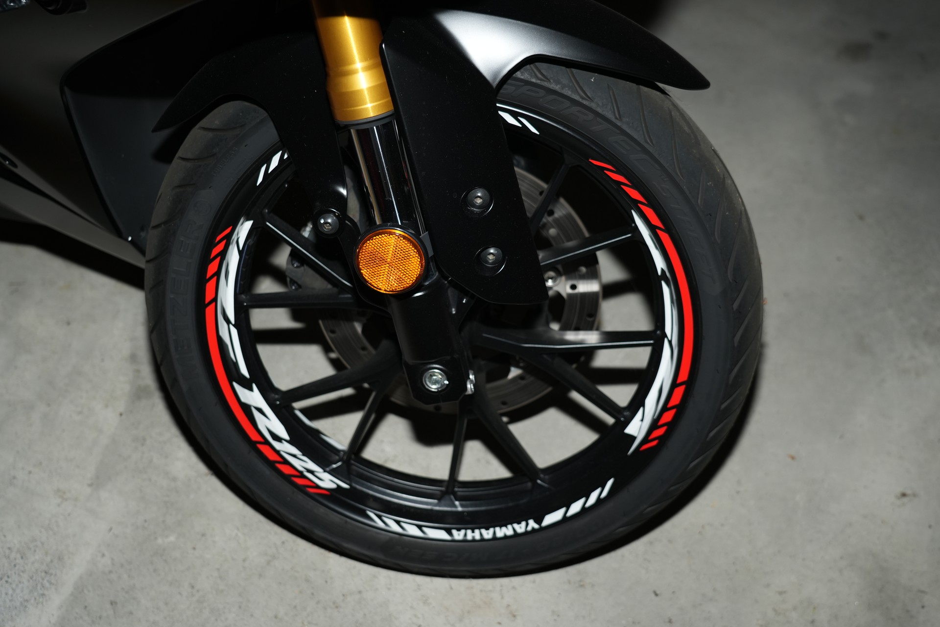 YAMAHA YZF R125-image-3