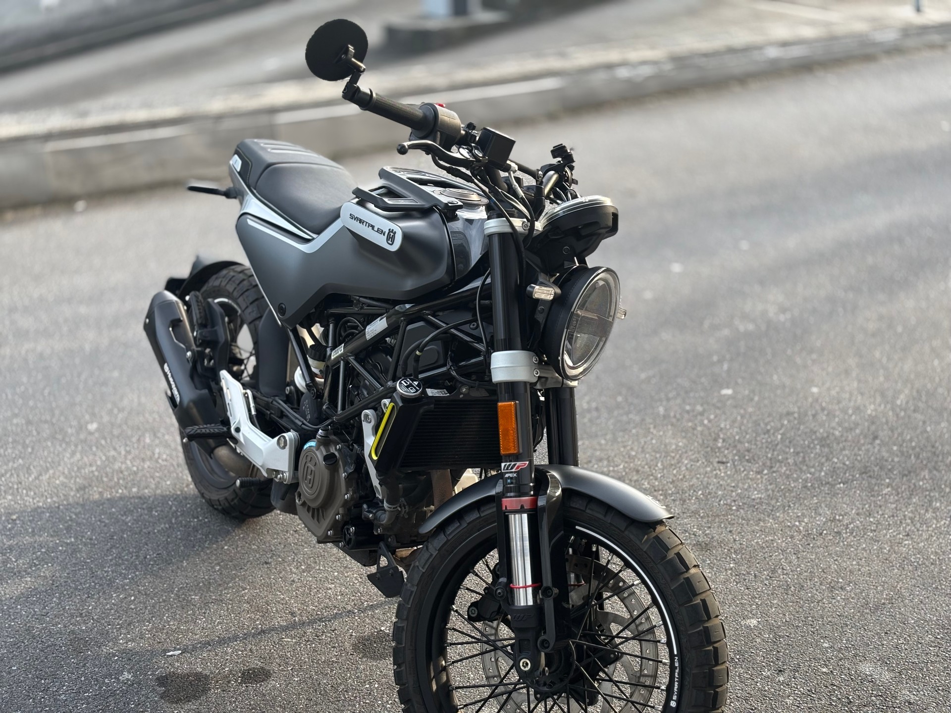HUSQVARNA Svartpilen 125