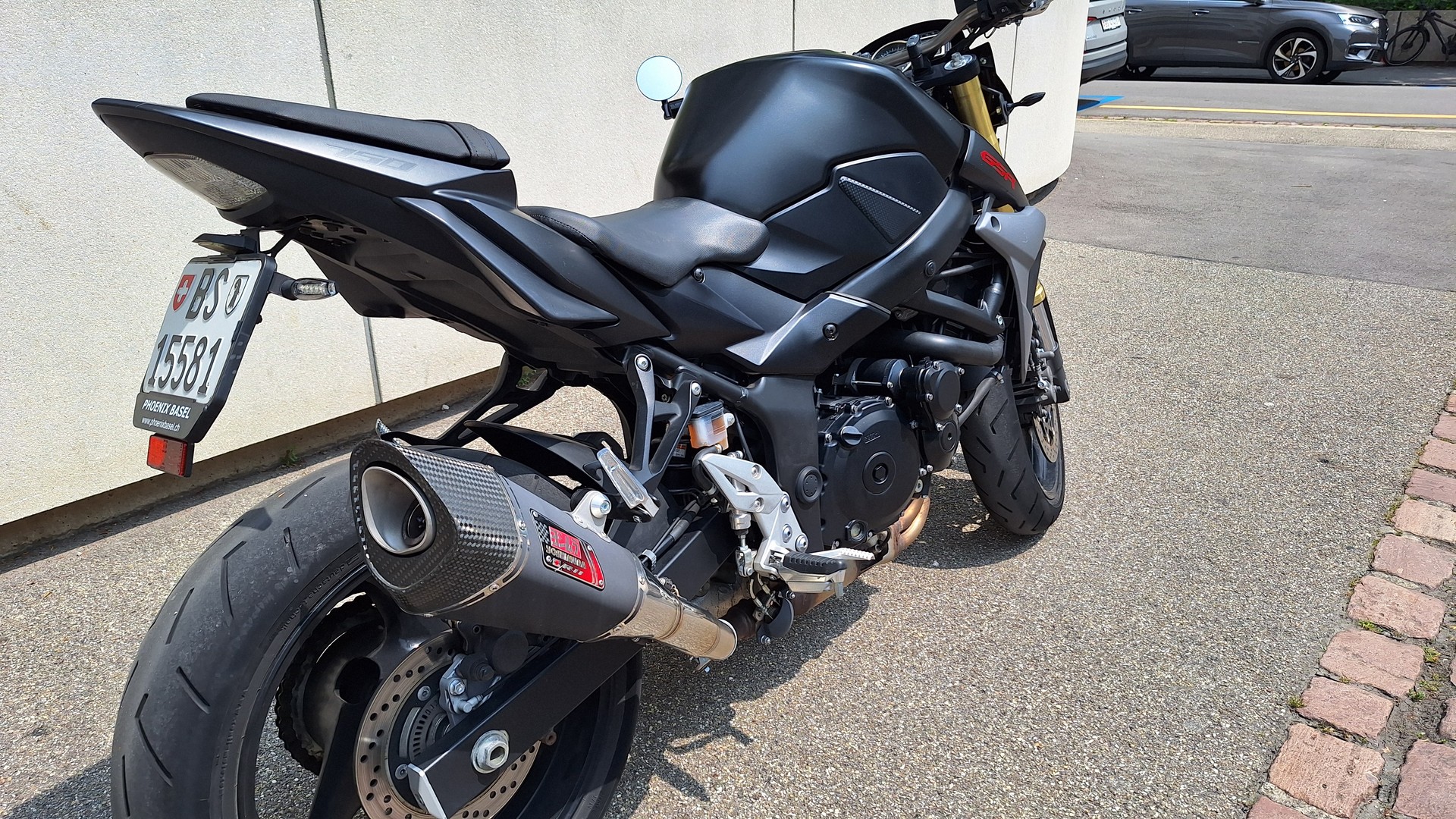 SUZUKI GSR 750 ABS-image-7