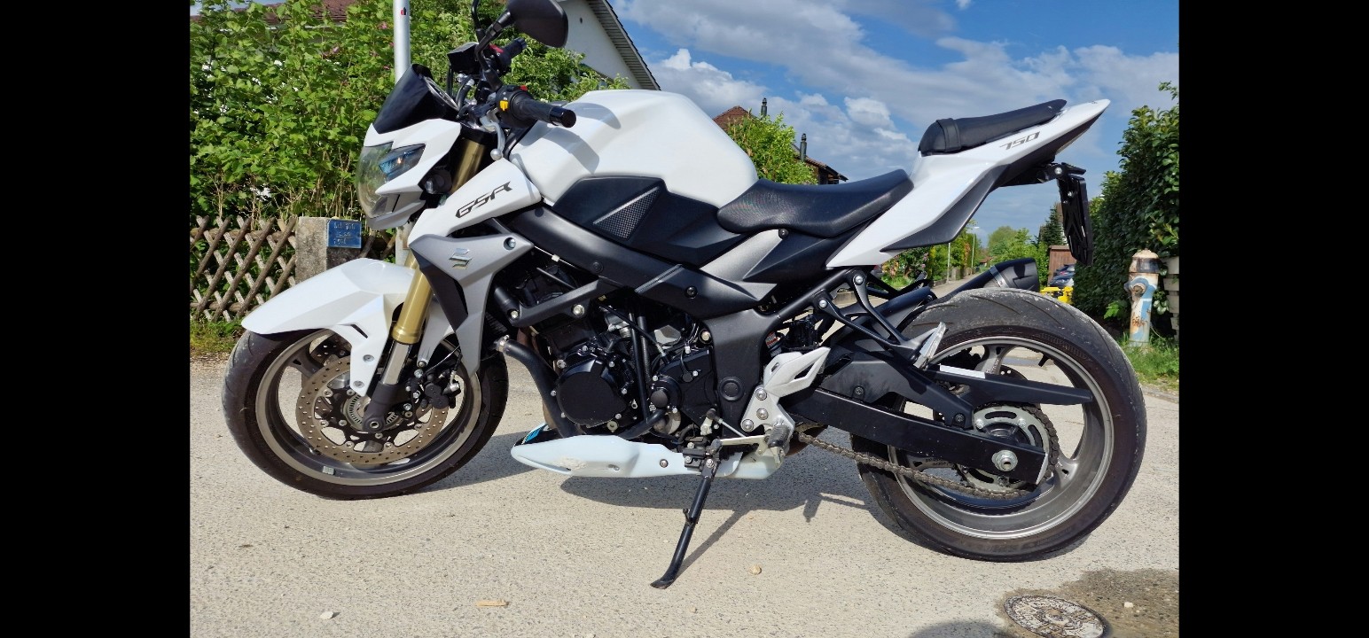 SUZUKI GSR 750 ABS