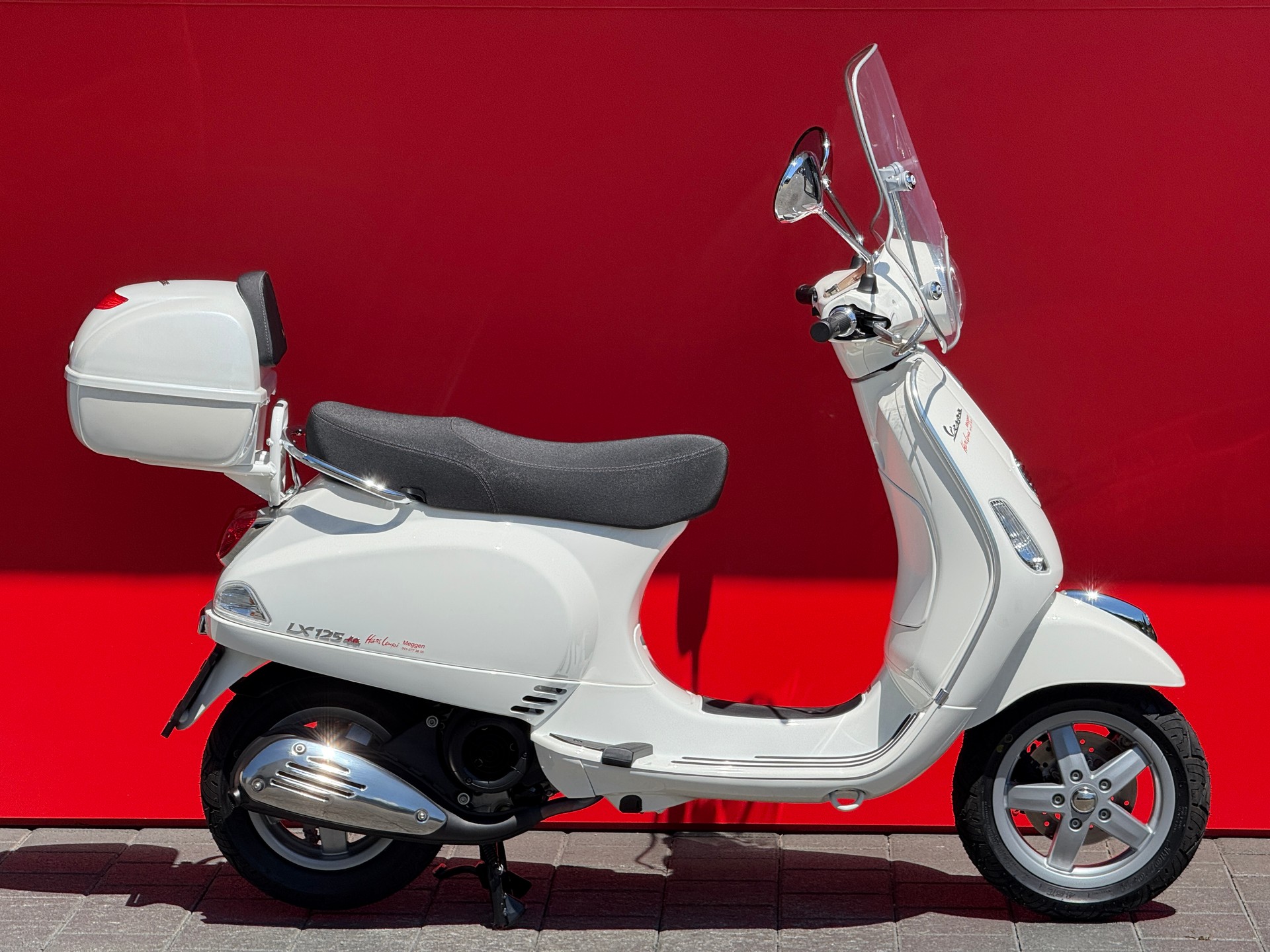 PIAGGIO Vespa LX125-image-0