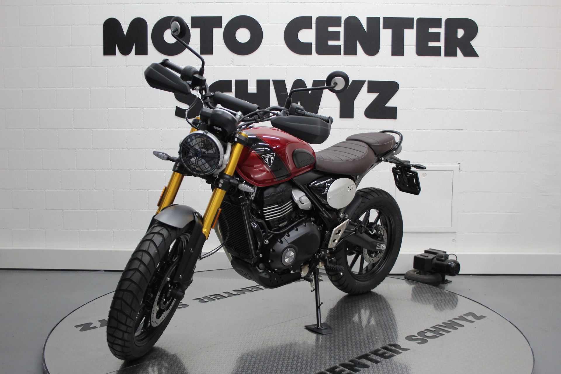 TRIUMPH Scrambler 400  X-showroom-element-3