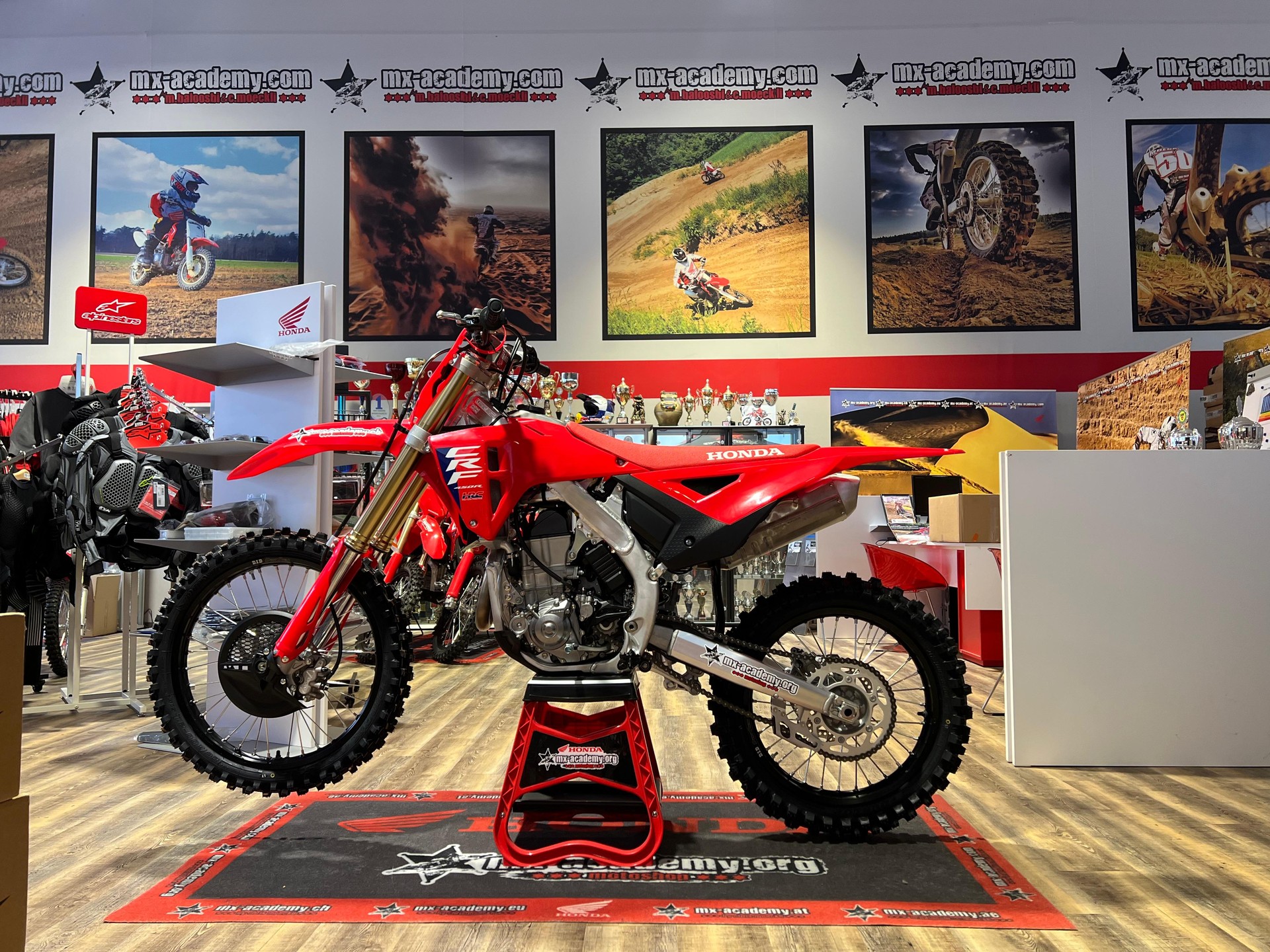 HONDA ** CRF450R ** **2025** Neufahrzeug
