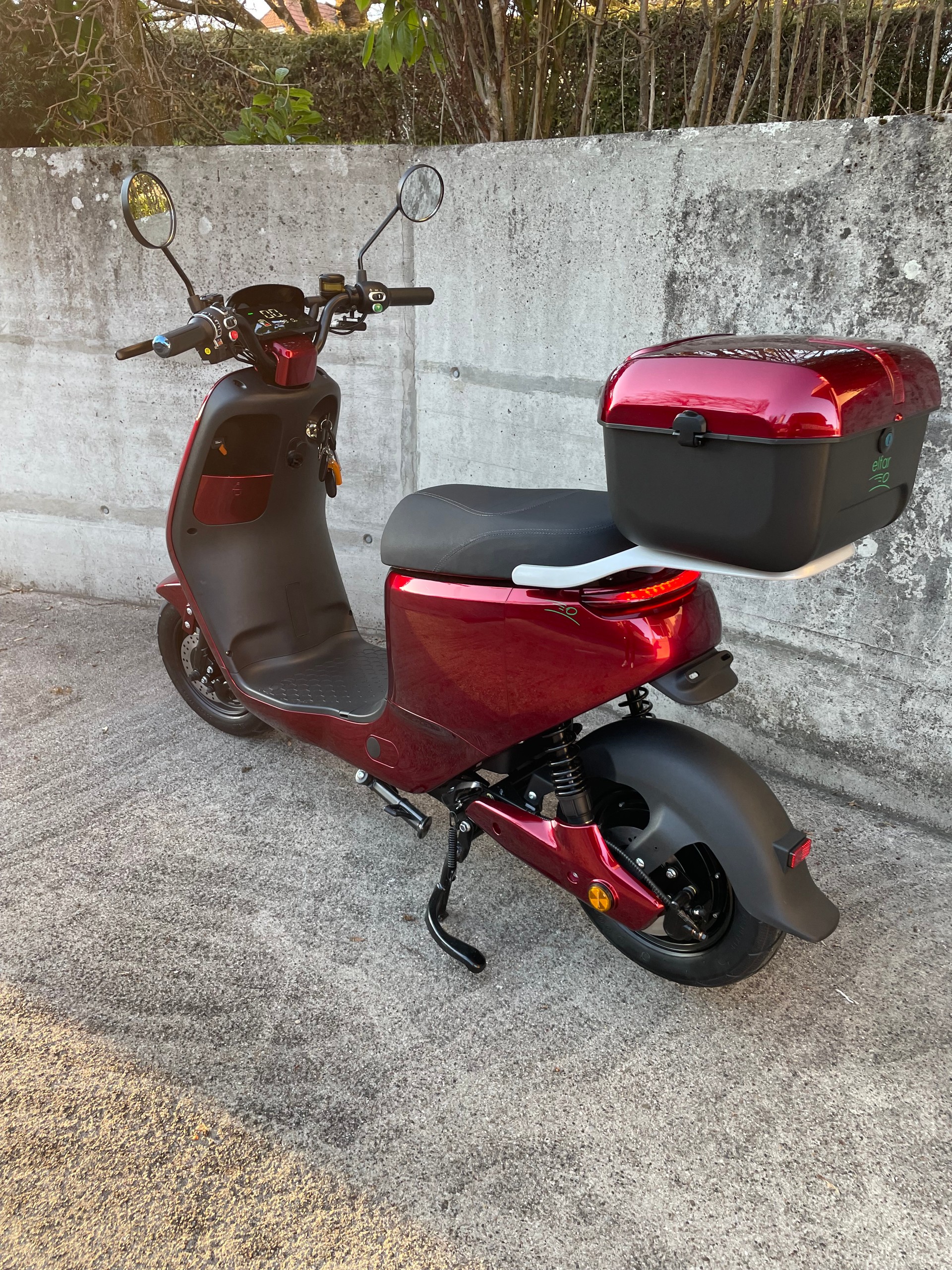 E-SCOOTER E-Mofa Long Range-showroom-element-3