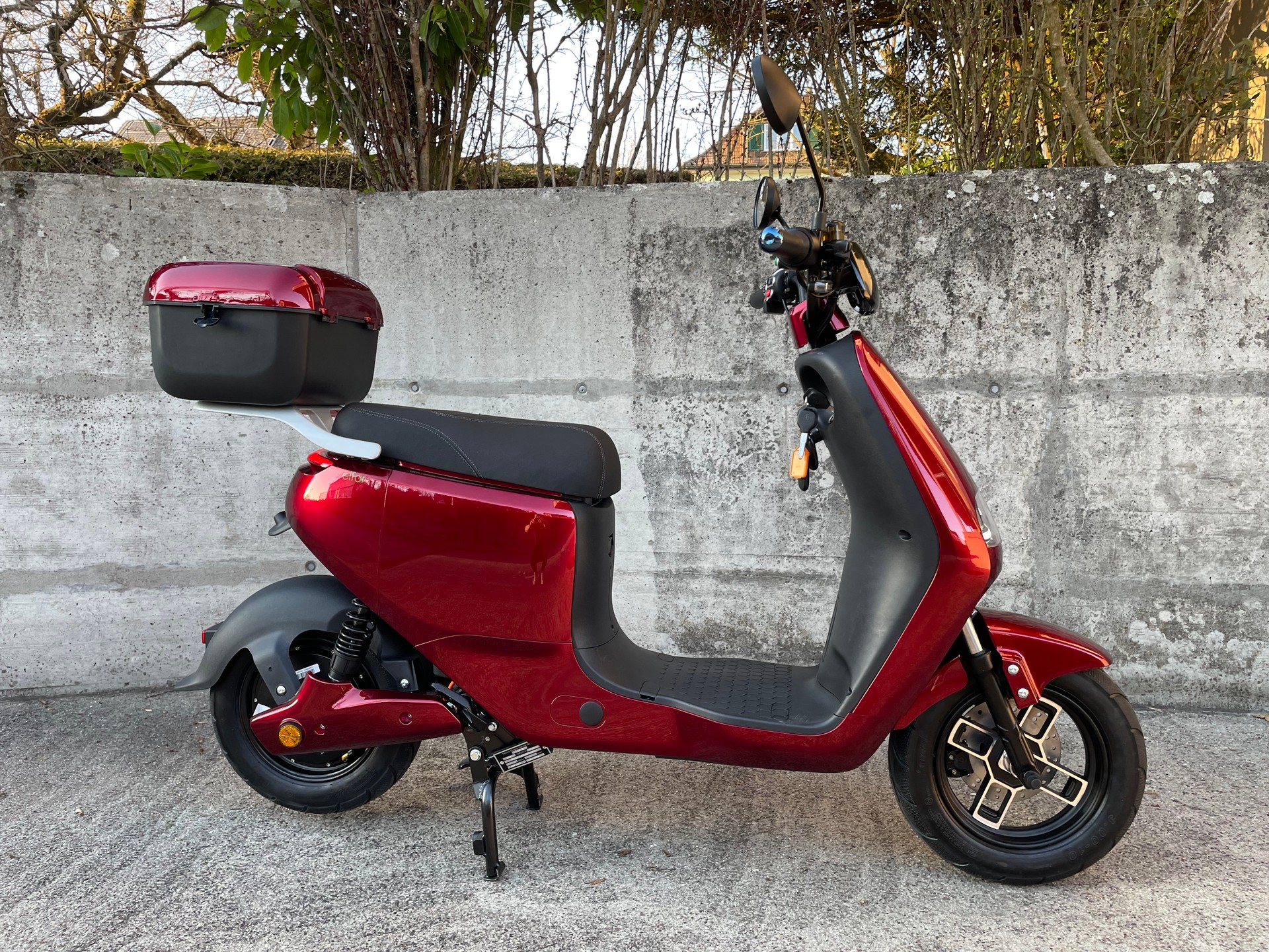E-SCOOTER E-Mofa Long Range