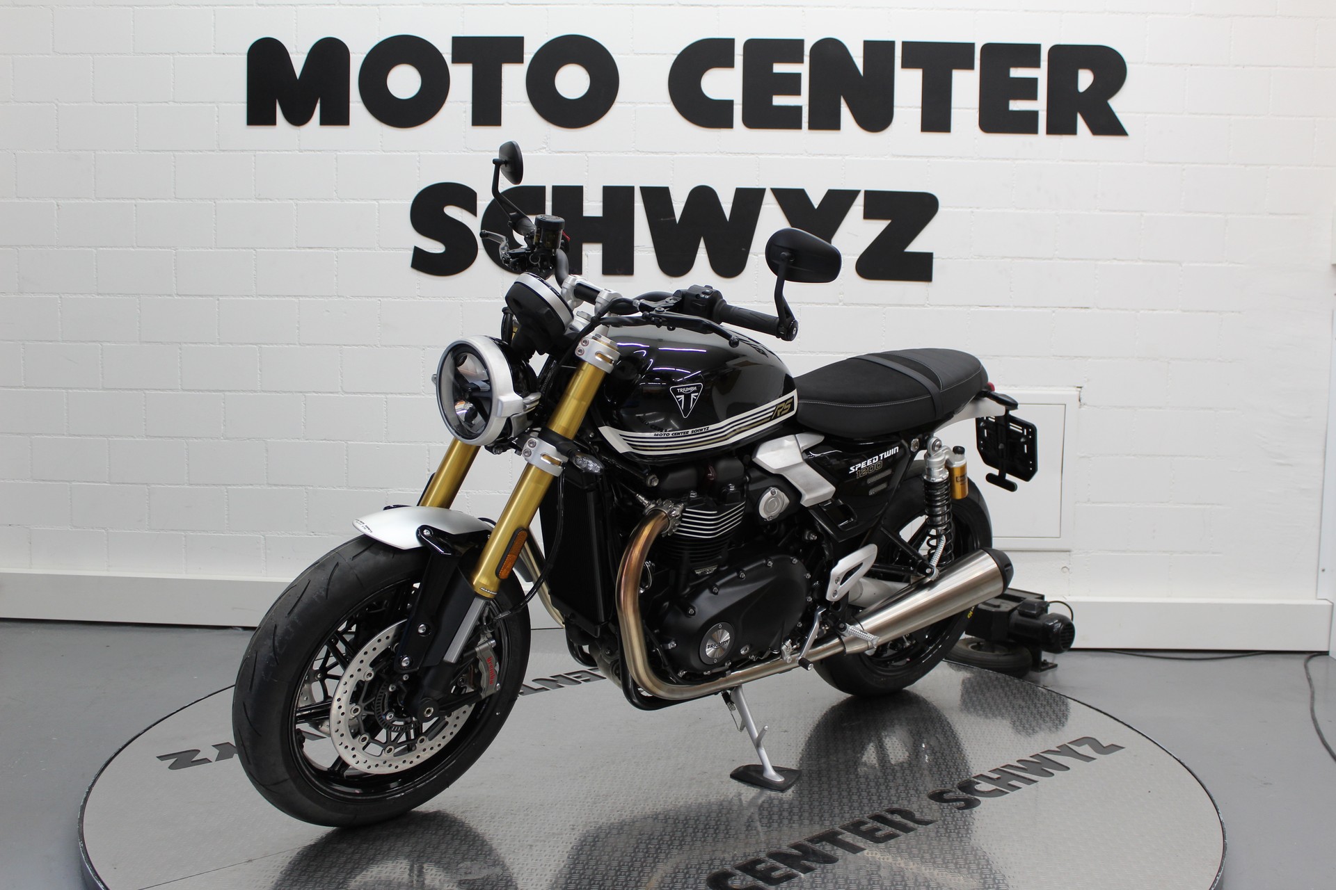 TRIUMPH Speed Twin 1200 RS-showroom-element-3