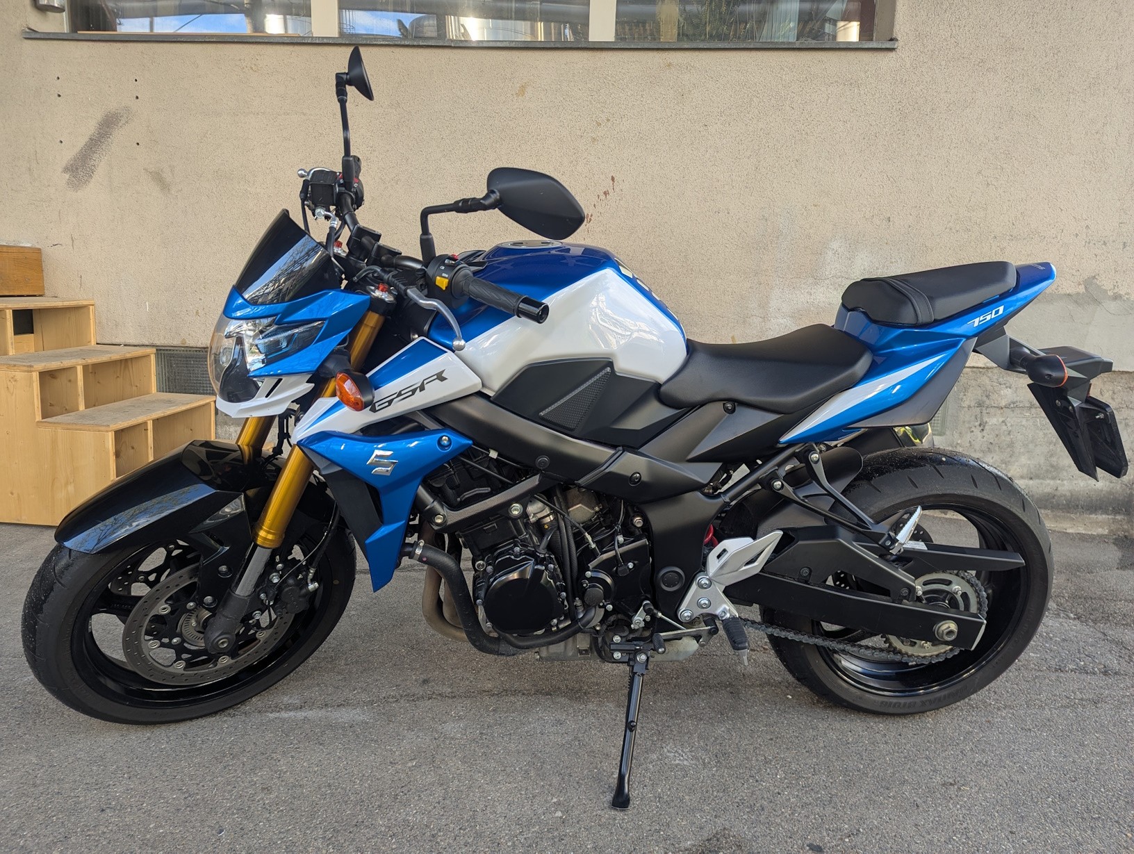 SUZUKI GSR 750 ABS