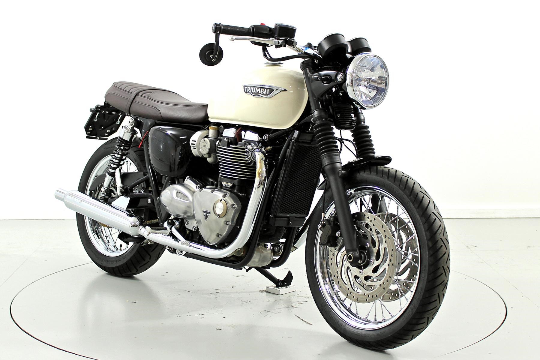 TRIUMPH Bonneville T120 ABS-showroom-element-1