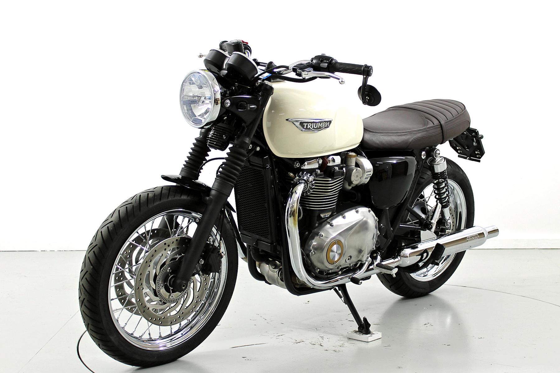 TRIUMPH Bonneville T120 ABS-showroom-element-2