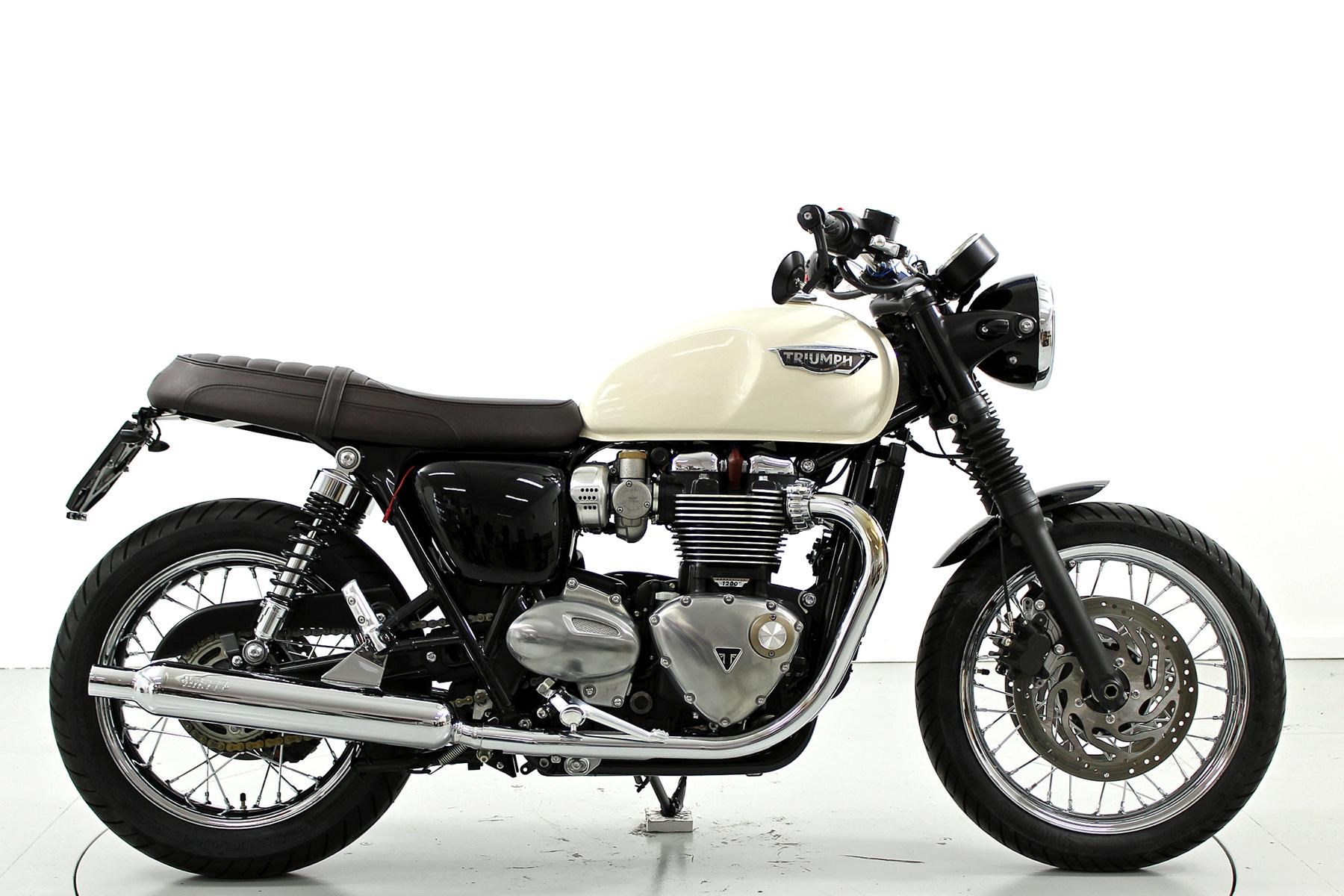 TRIUMPH Bonneville T120 ABS-showroom-element-3