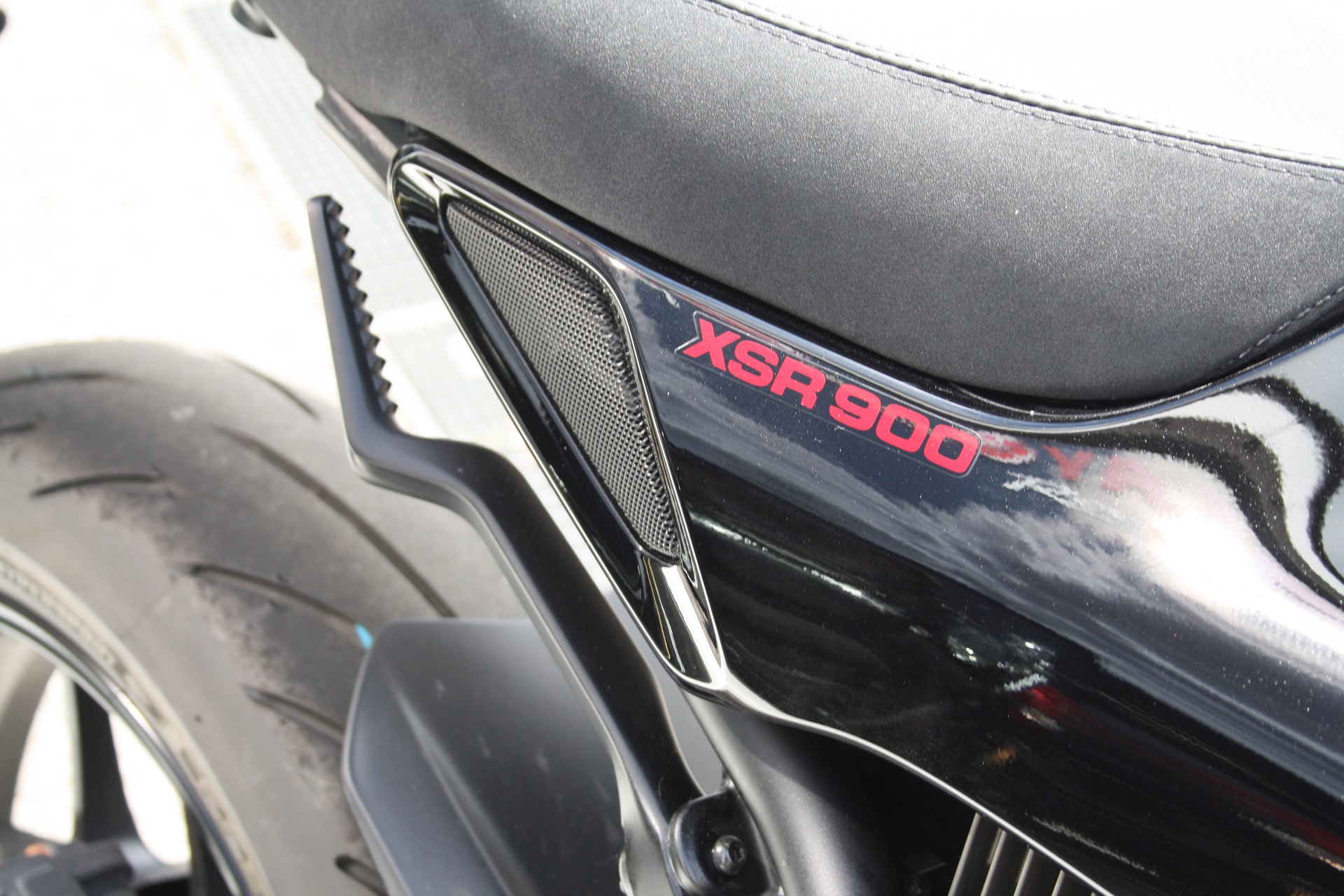 YAMAHA XSR 900 - DEPOT-VENTE-image-4