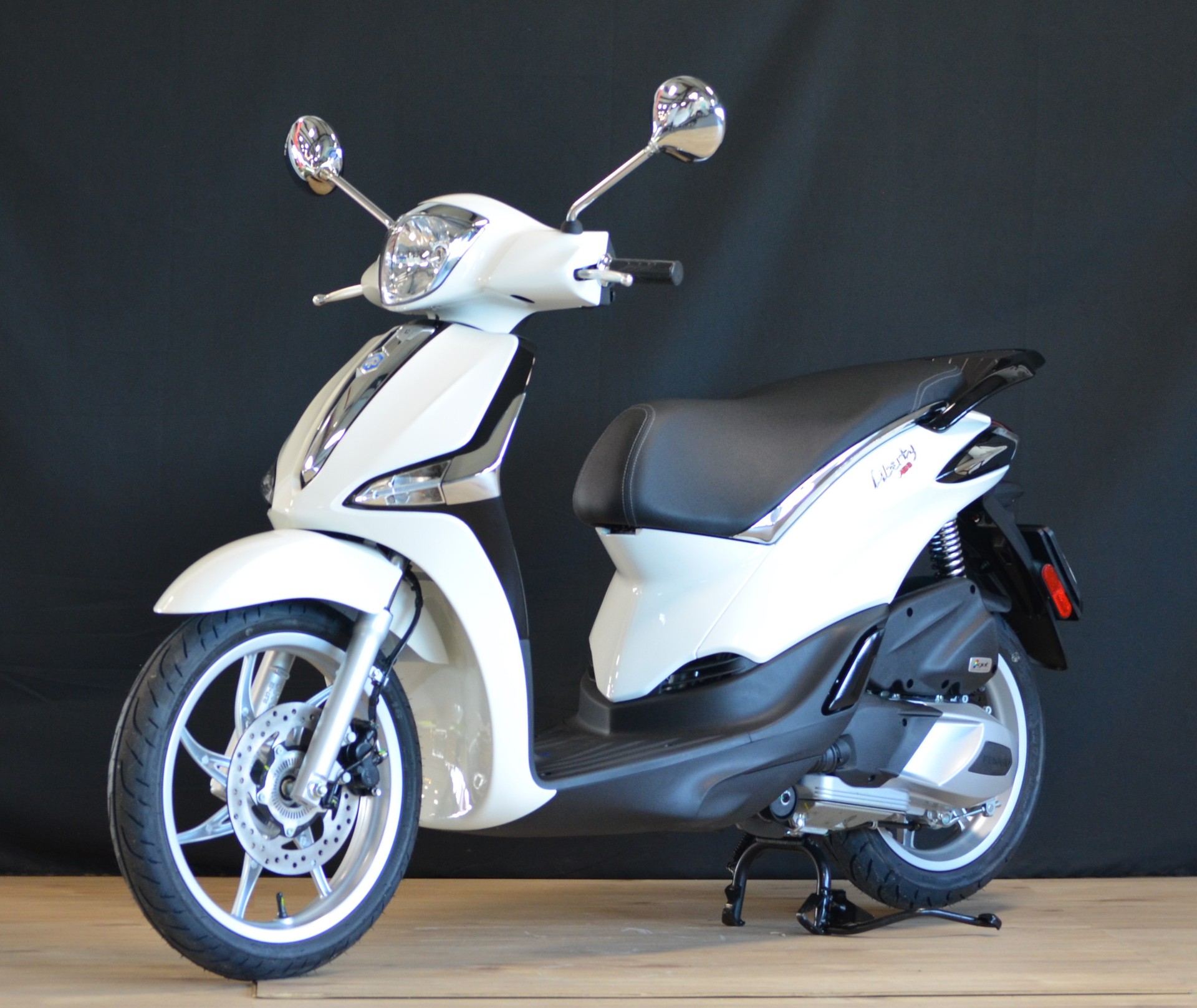 PIAGGIO Liberty 125-showroom-element-2