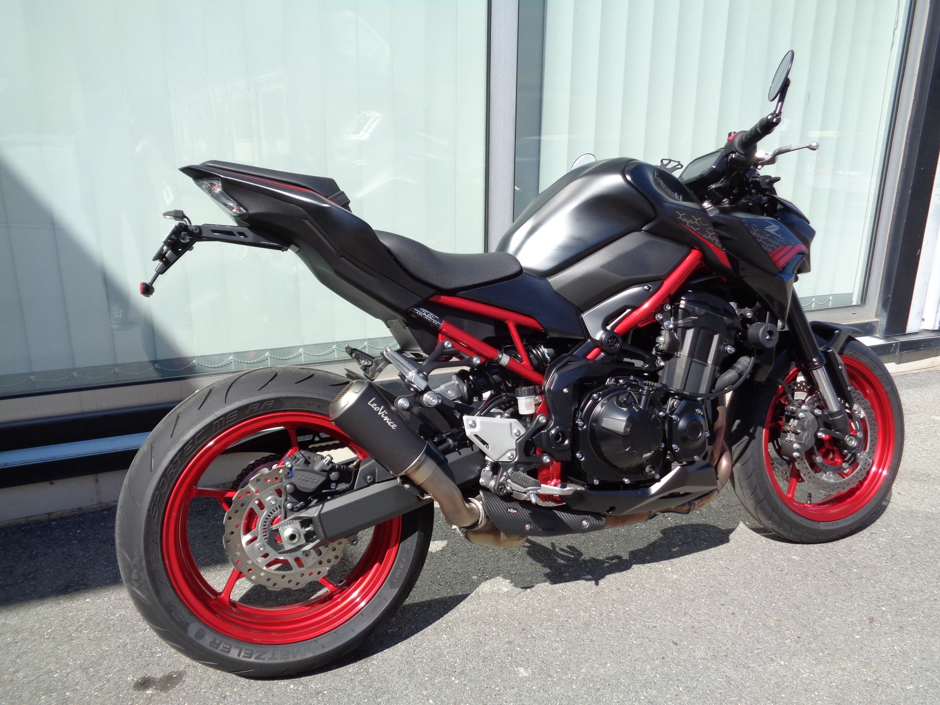 KAWASAKI Z 900-showroom-element-2