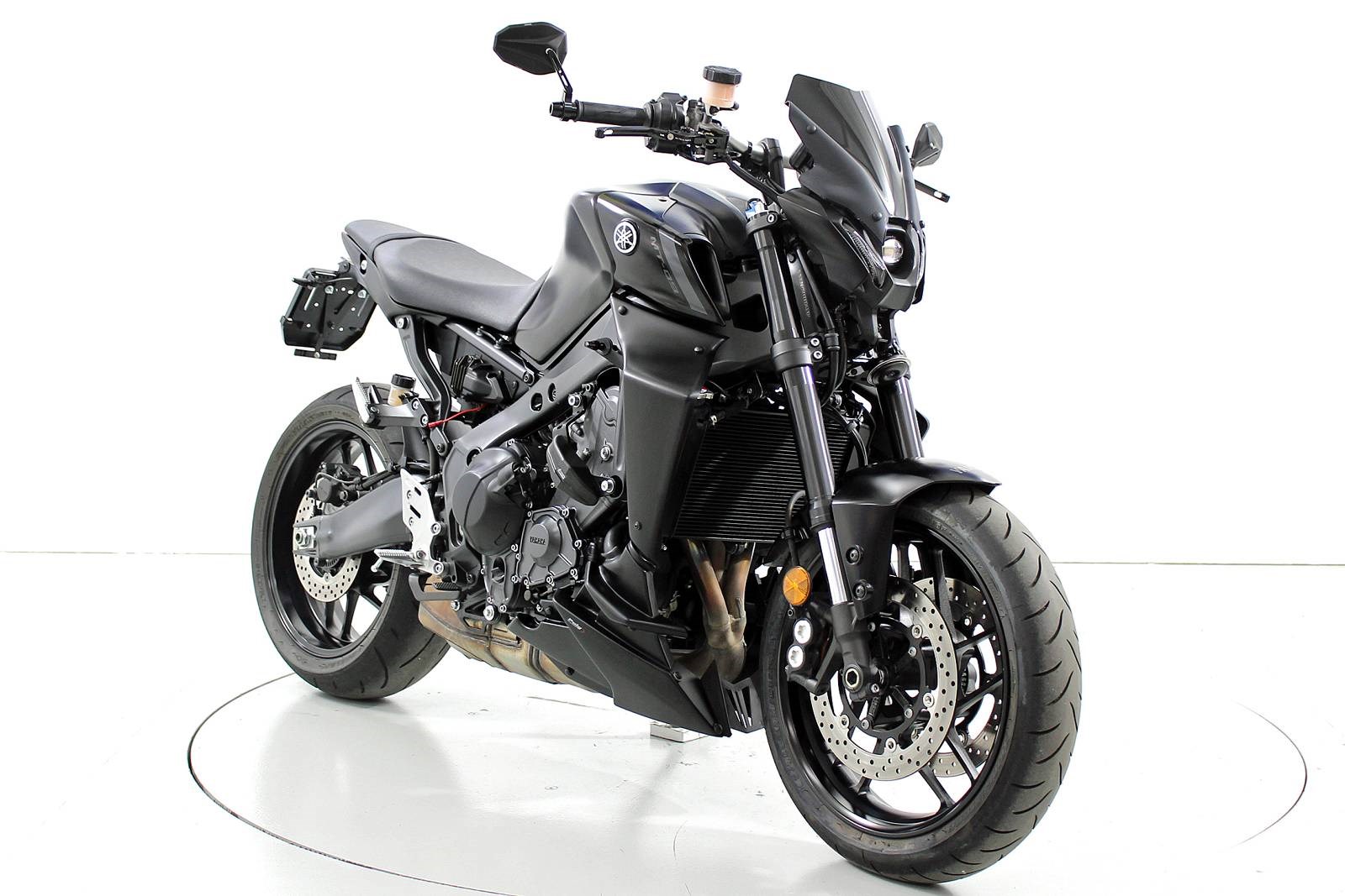 YAMAHA MT-09 ABS-showroom-element-1