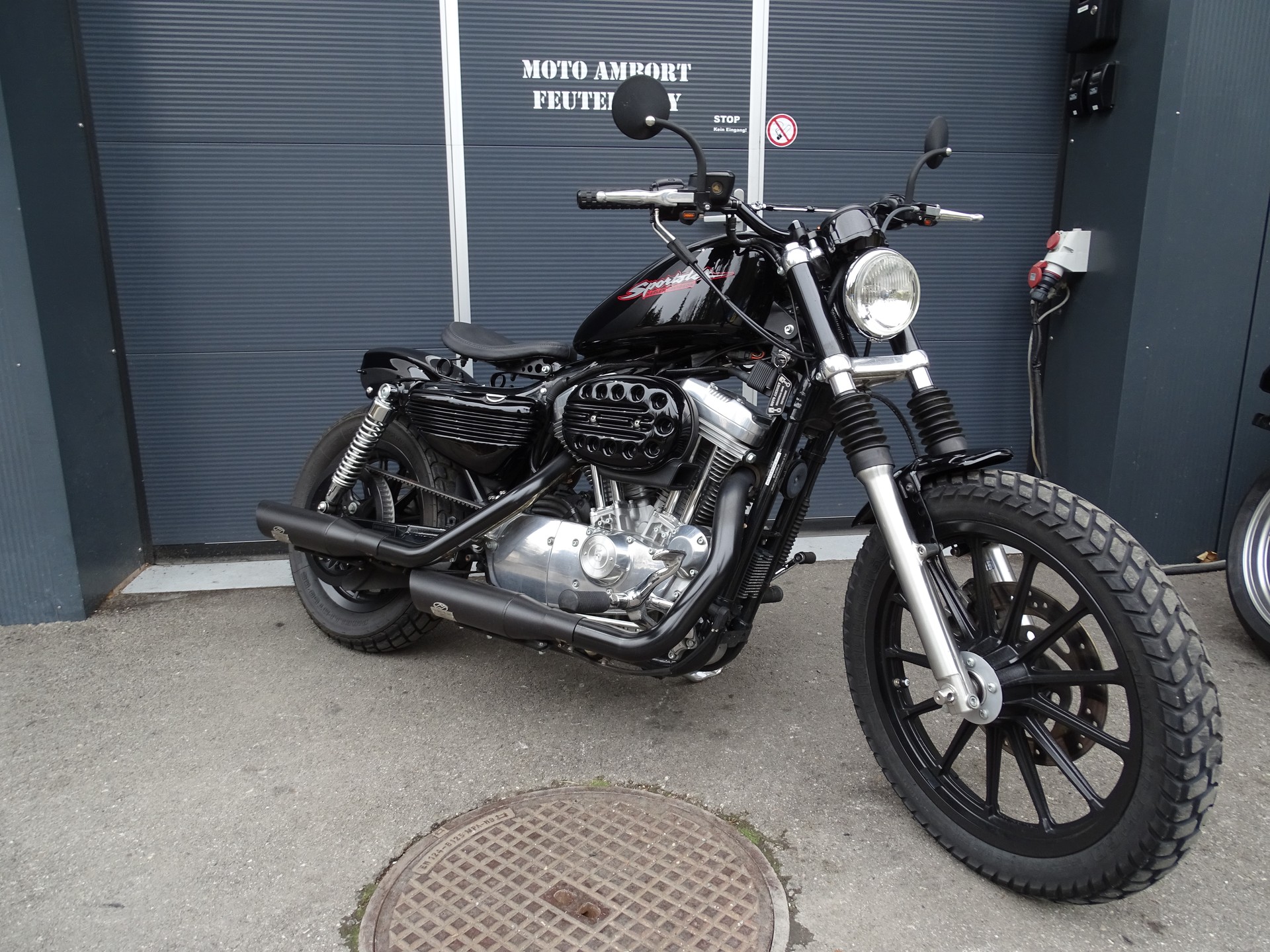HARLEY-DAVIDSON XL 883 Hugger Scrambler