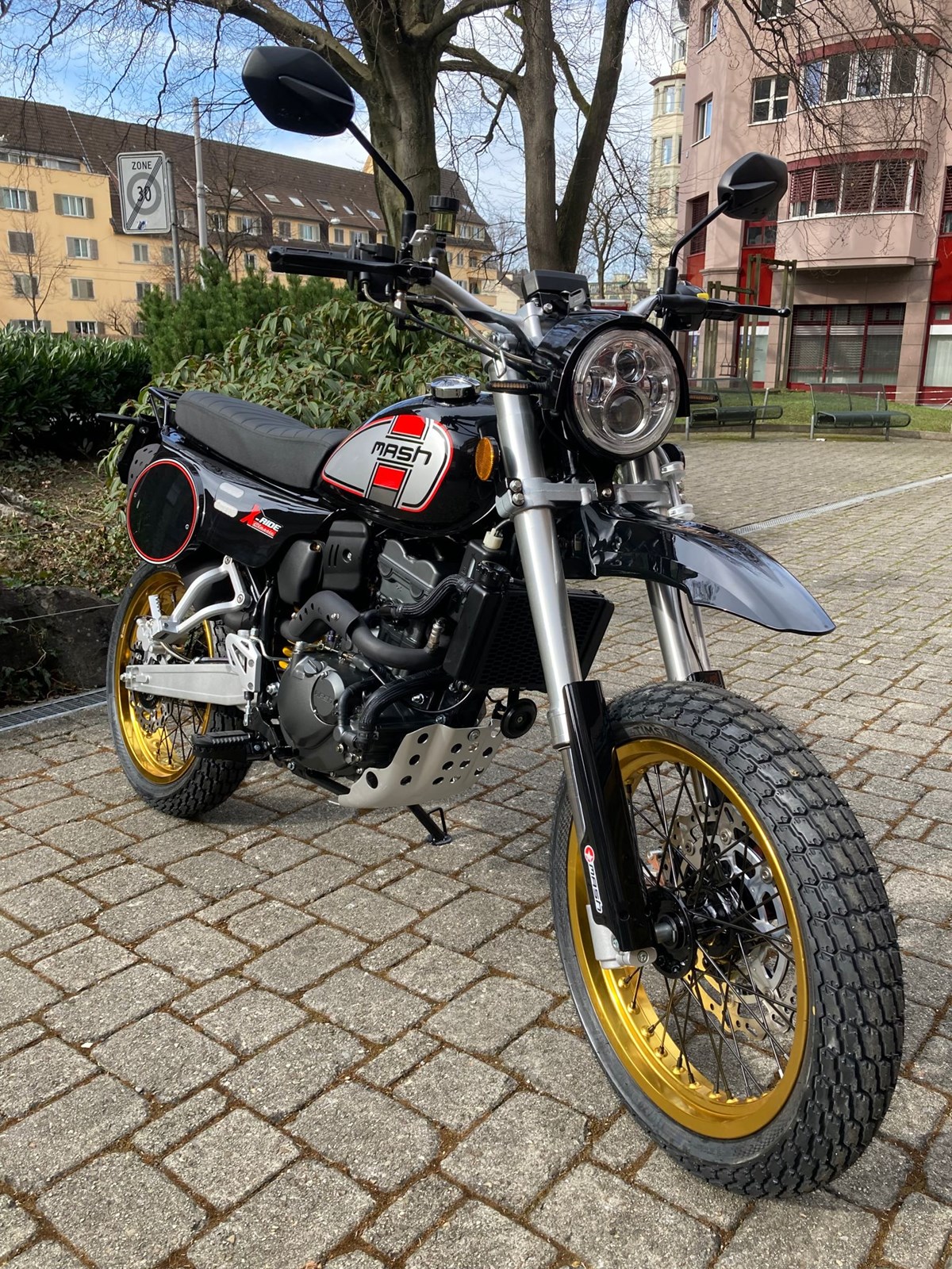 MASH 125 X-Ride