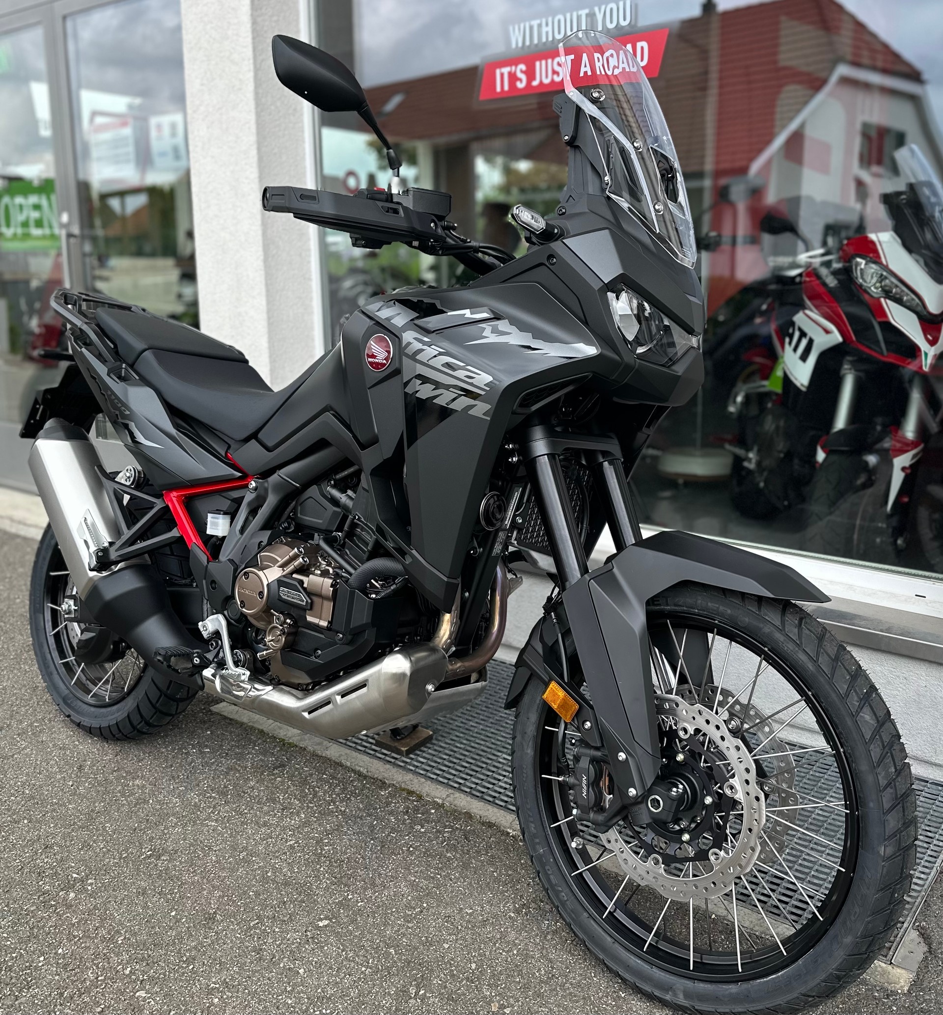 HONDA CRF 1100 DCT Africa Twin-showroom-element-2