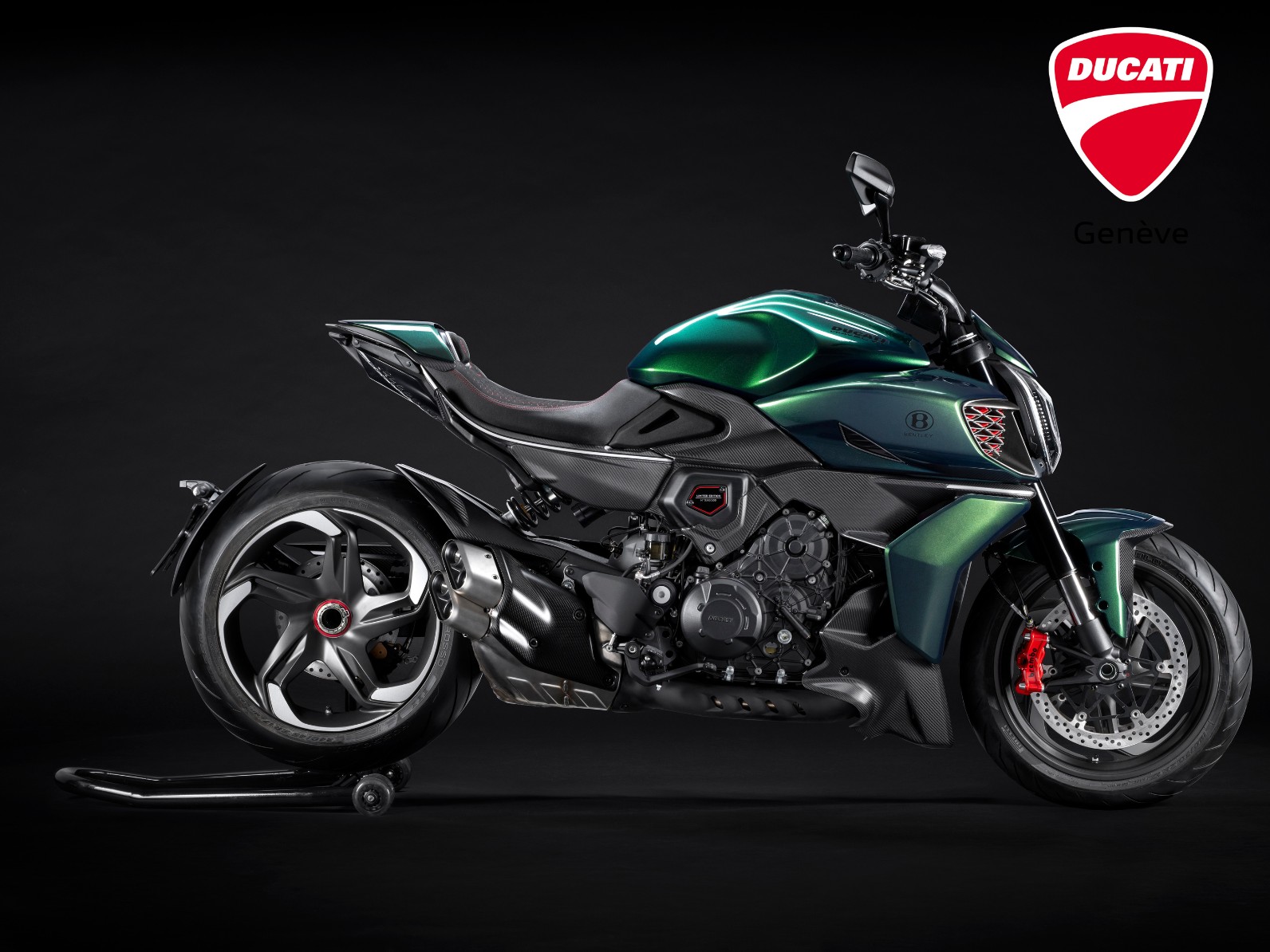 DUCATI Diavel V4 Bentley