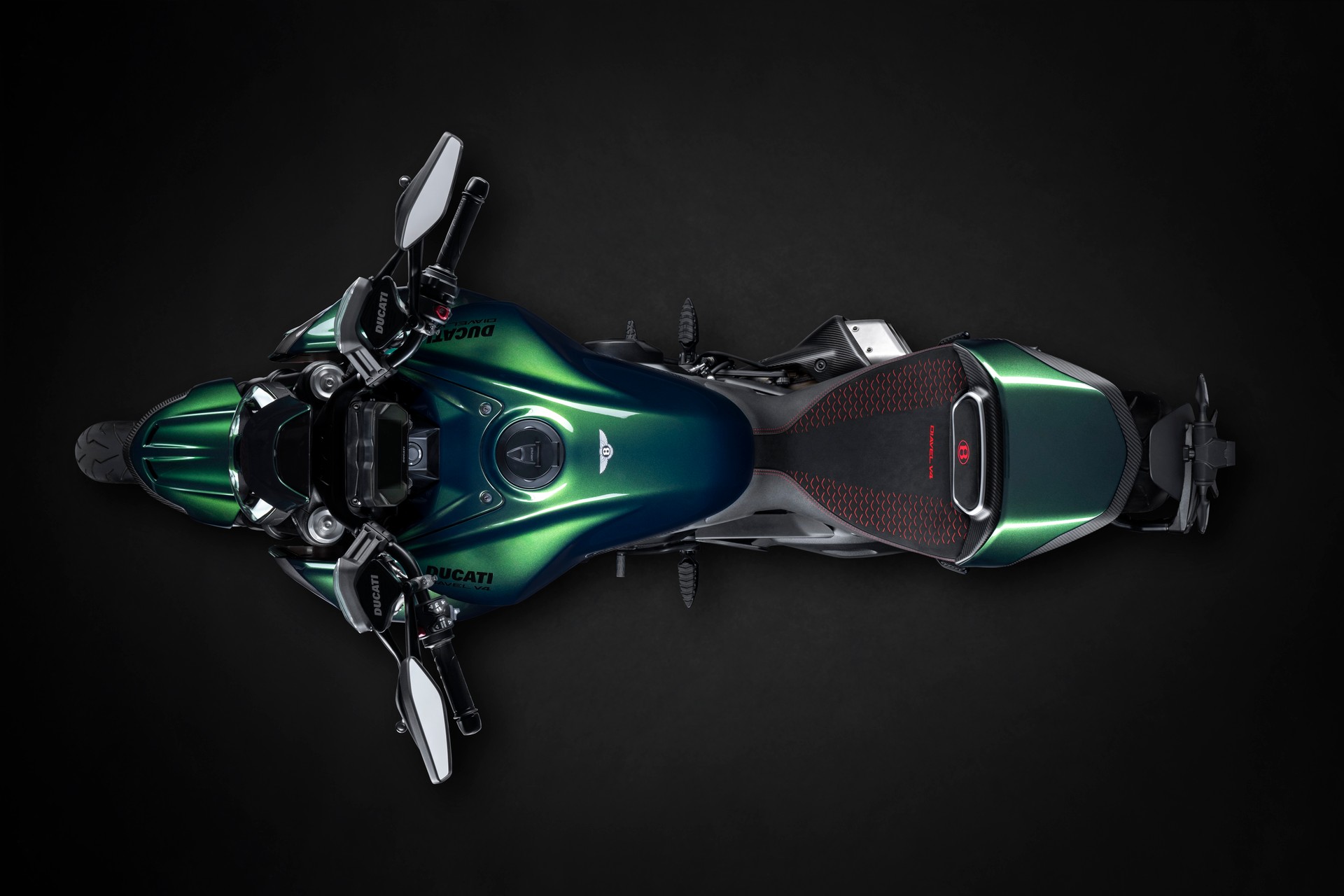 DUCATI Diavel V4 Bentley-showroom-element-3