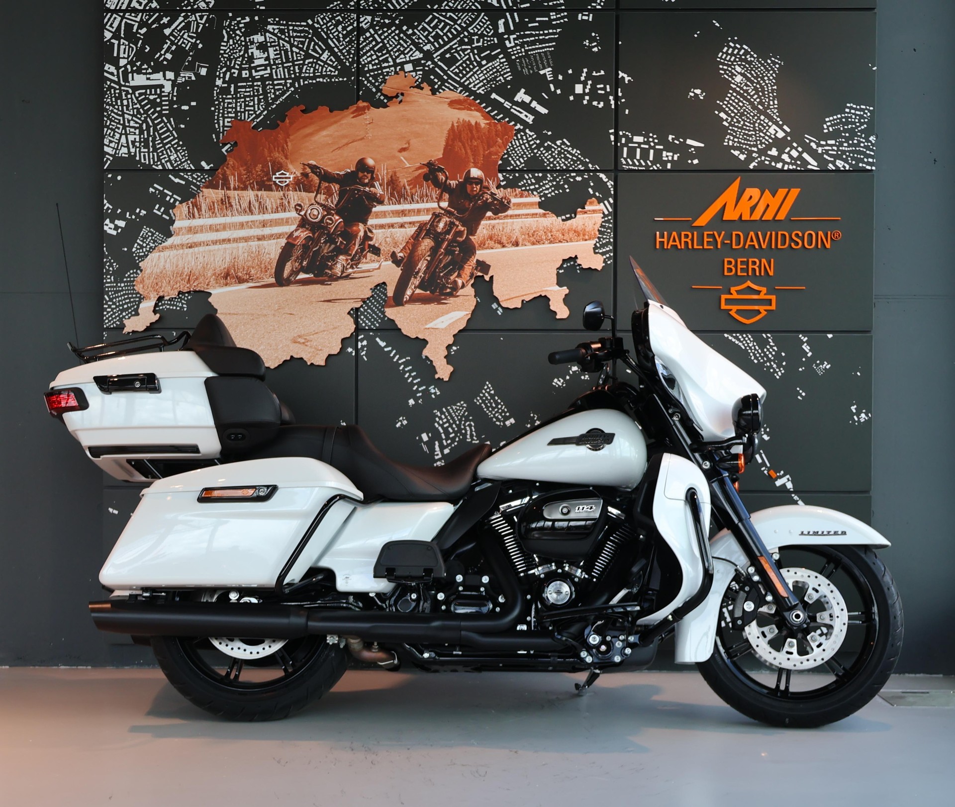 HARLEY-DAVIDSON FLHTK Electra Glide Ultra Limited Black Finish114
