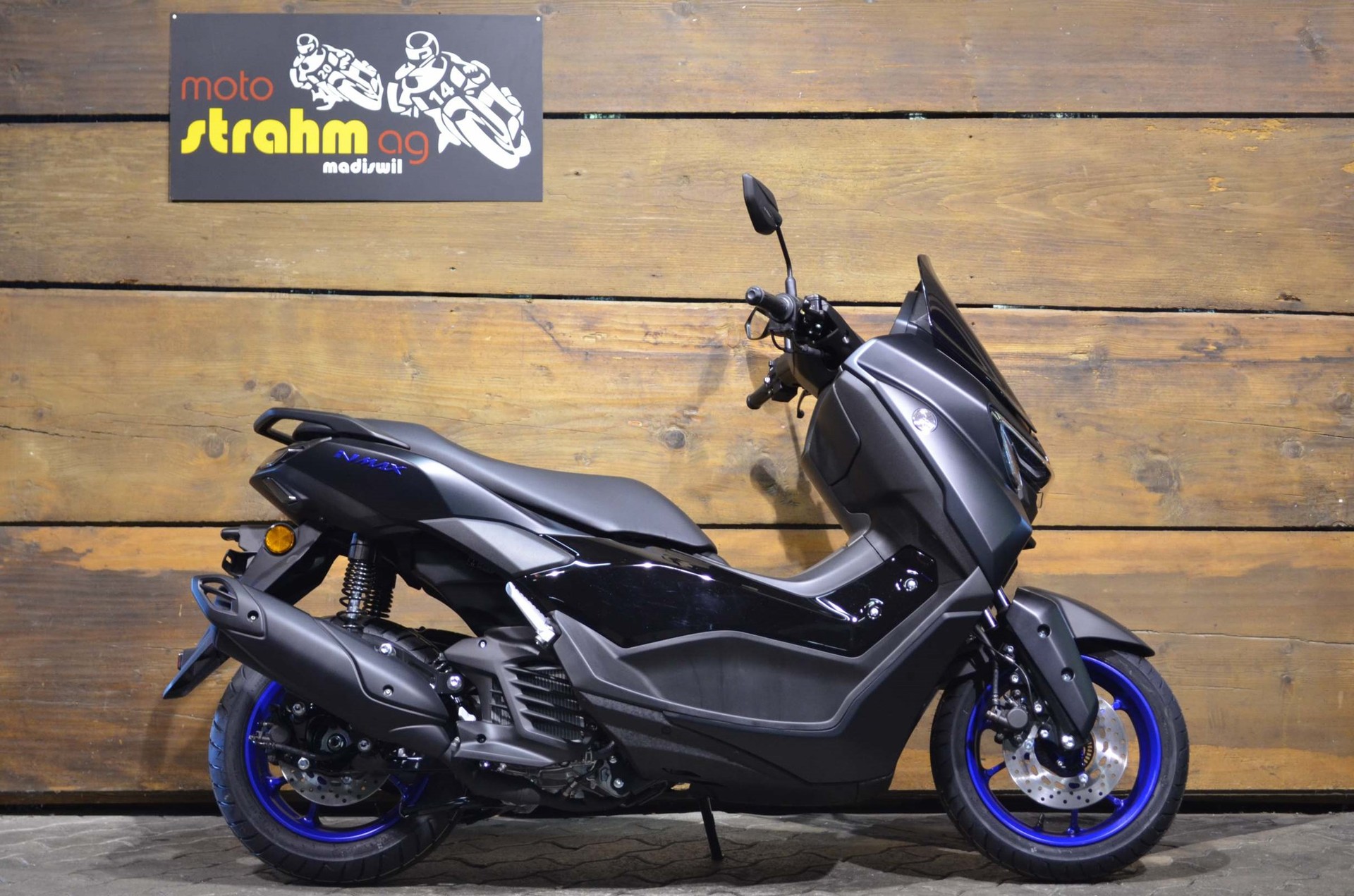 YAMAHA GPD 125 NMAX ABS-showroom-element-1