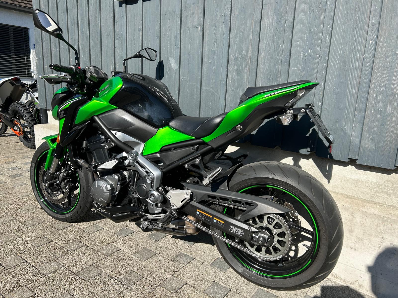 KAWASAKI Z 900-image-7
