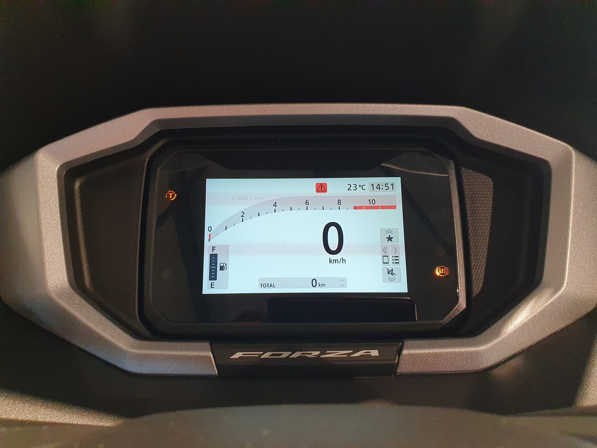 HONDA NSS125 Modell 2025 mit TFT-Display-showroom-element-1