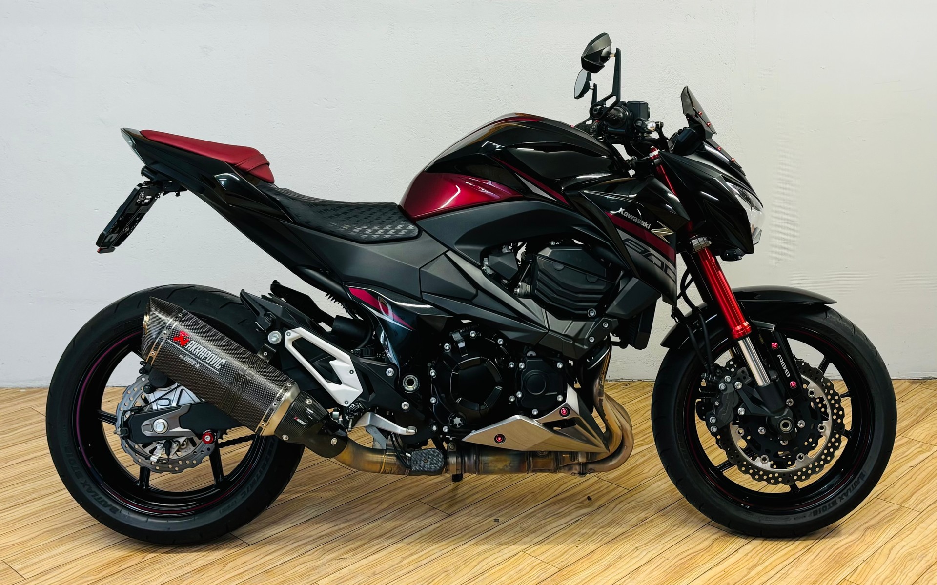 KAWASAKI Z 800 Sugomi ABS-showroom-element-1