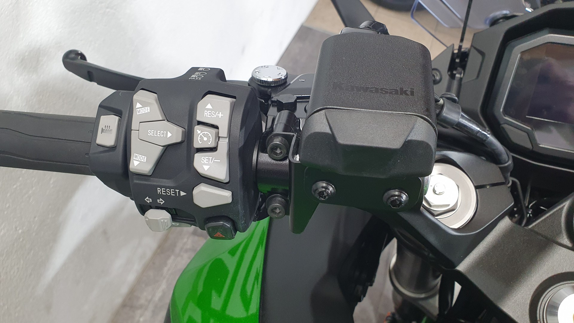 KAWASAKI Ninja 1100 SX SE-image-9