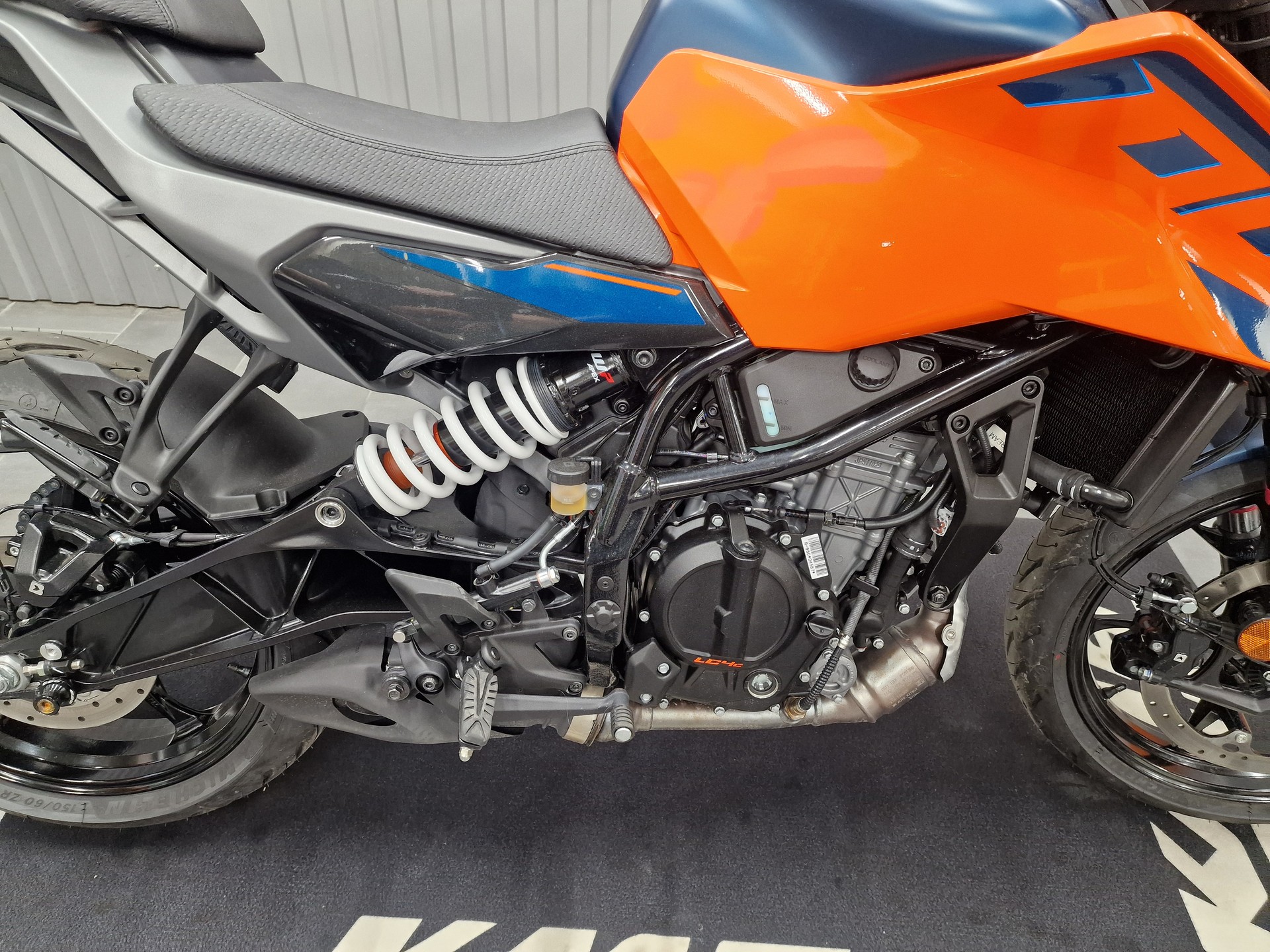 KTM 125 Duke-image-6
