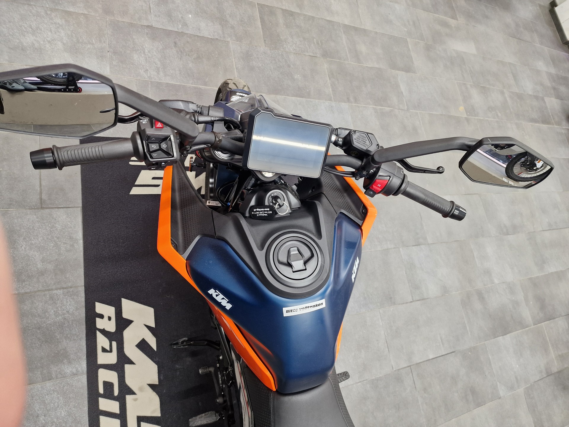 KTM 125 Duke-image-3