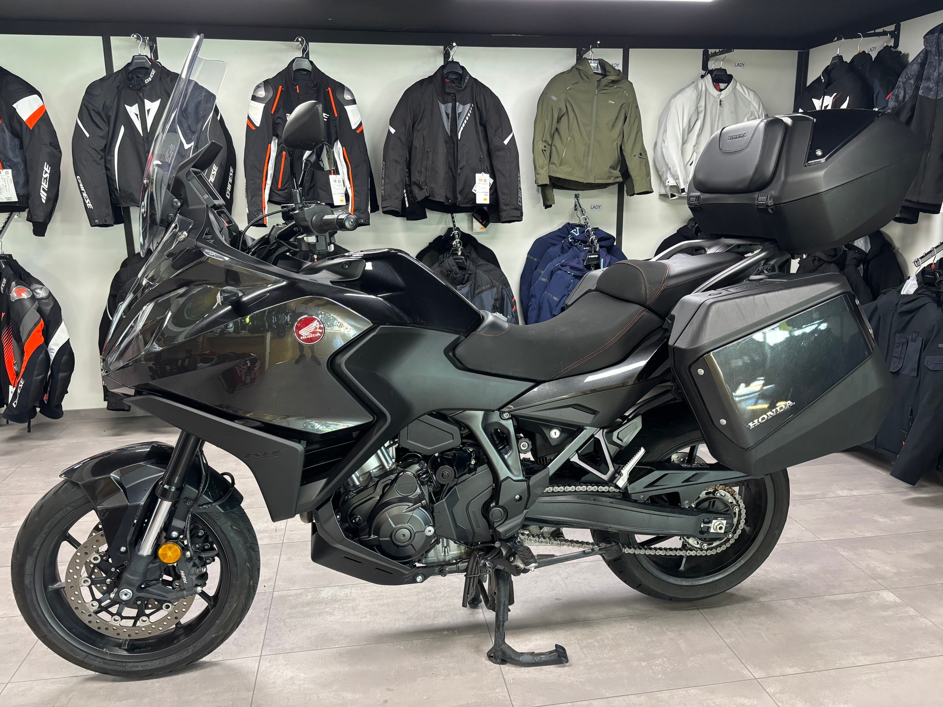 HONDA NT 1100 DCT-image-1