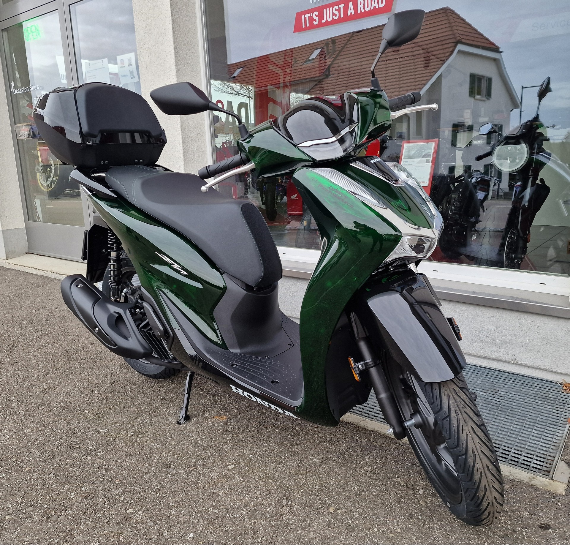 HONDA SH 125 Sporty-showroom-element-2