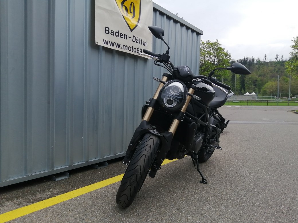 BENELLI 752S-showroom-element-1