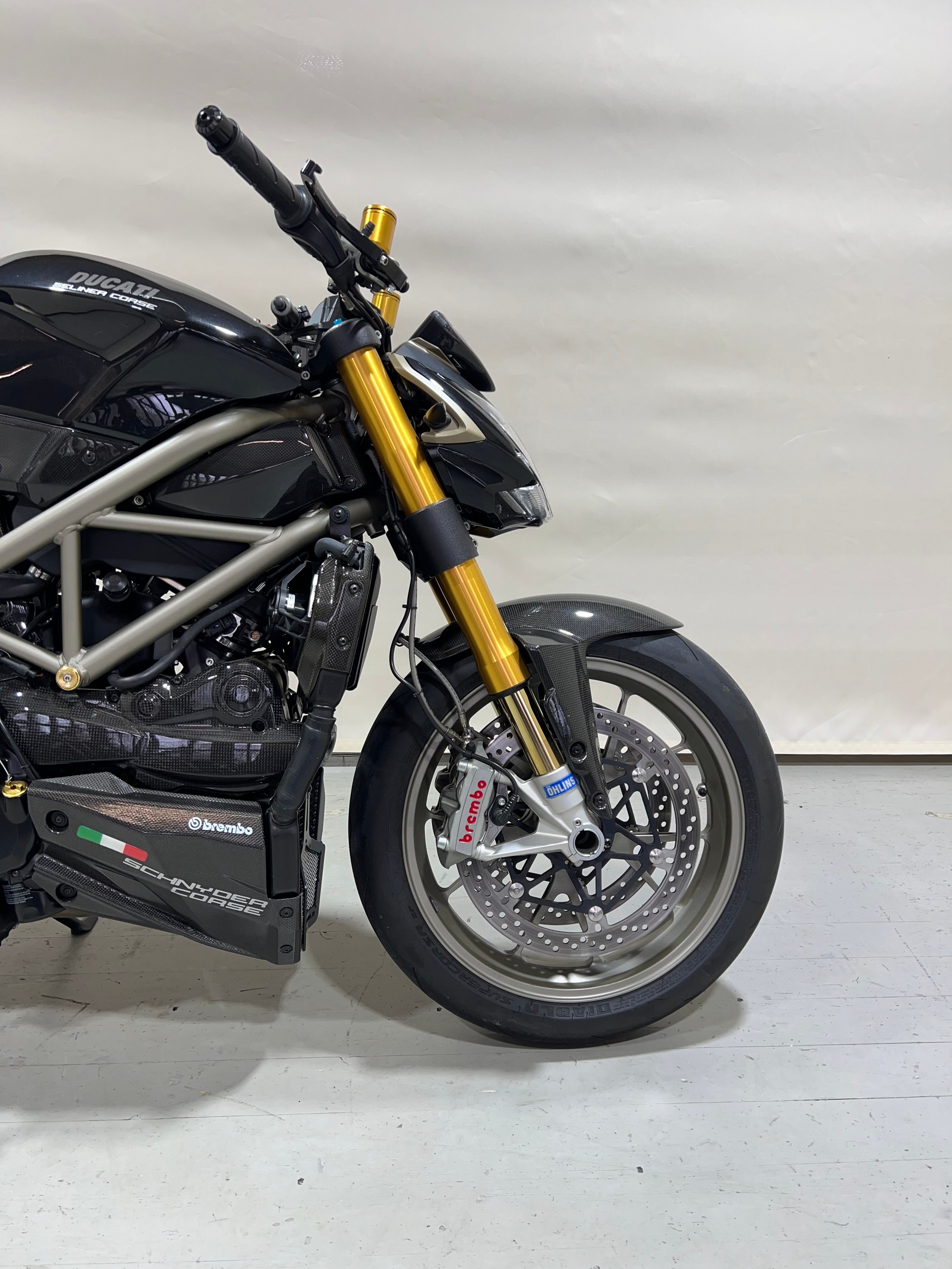 DUCATI Streetfighter 1099 S-showroom-element-1
