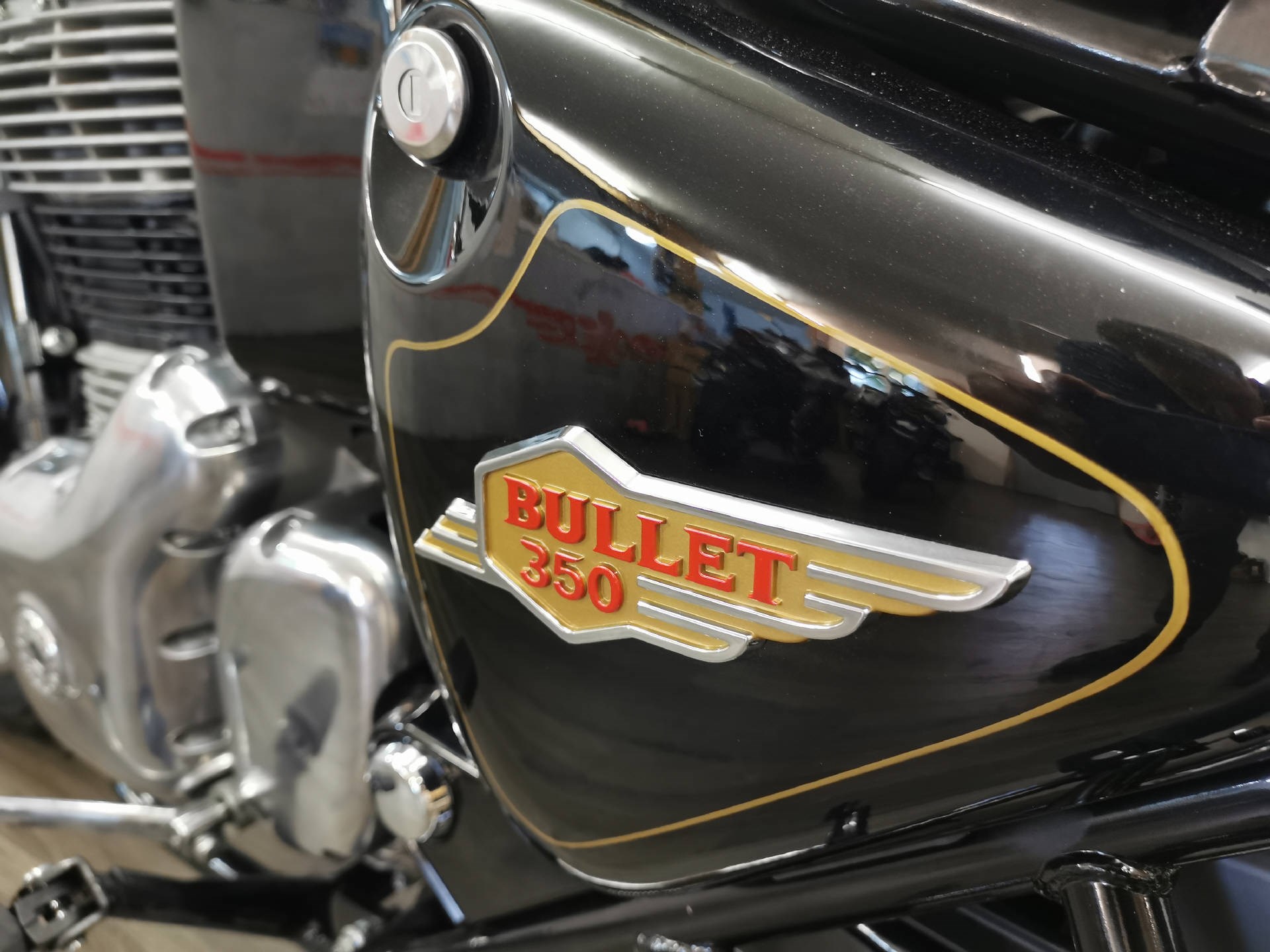 ROYAL ENFIELD BULLET 350-showroom-element-1