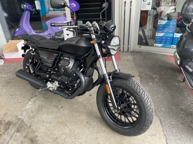 MOTO GUZZI V9 850 Bobber-showroom-element-1