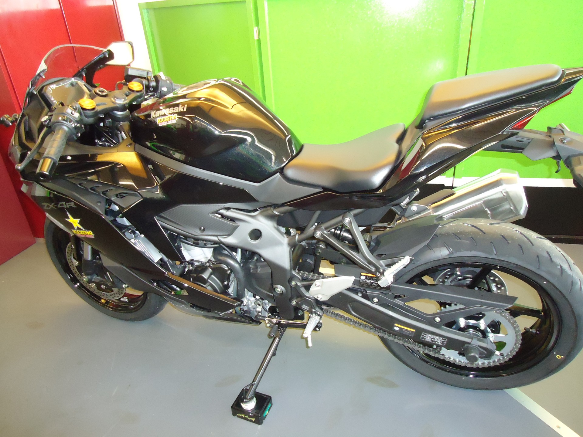 KAWASAKI NINJA ZX-4R-image-1