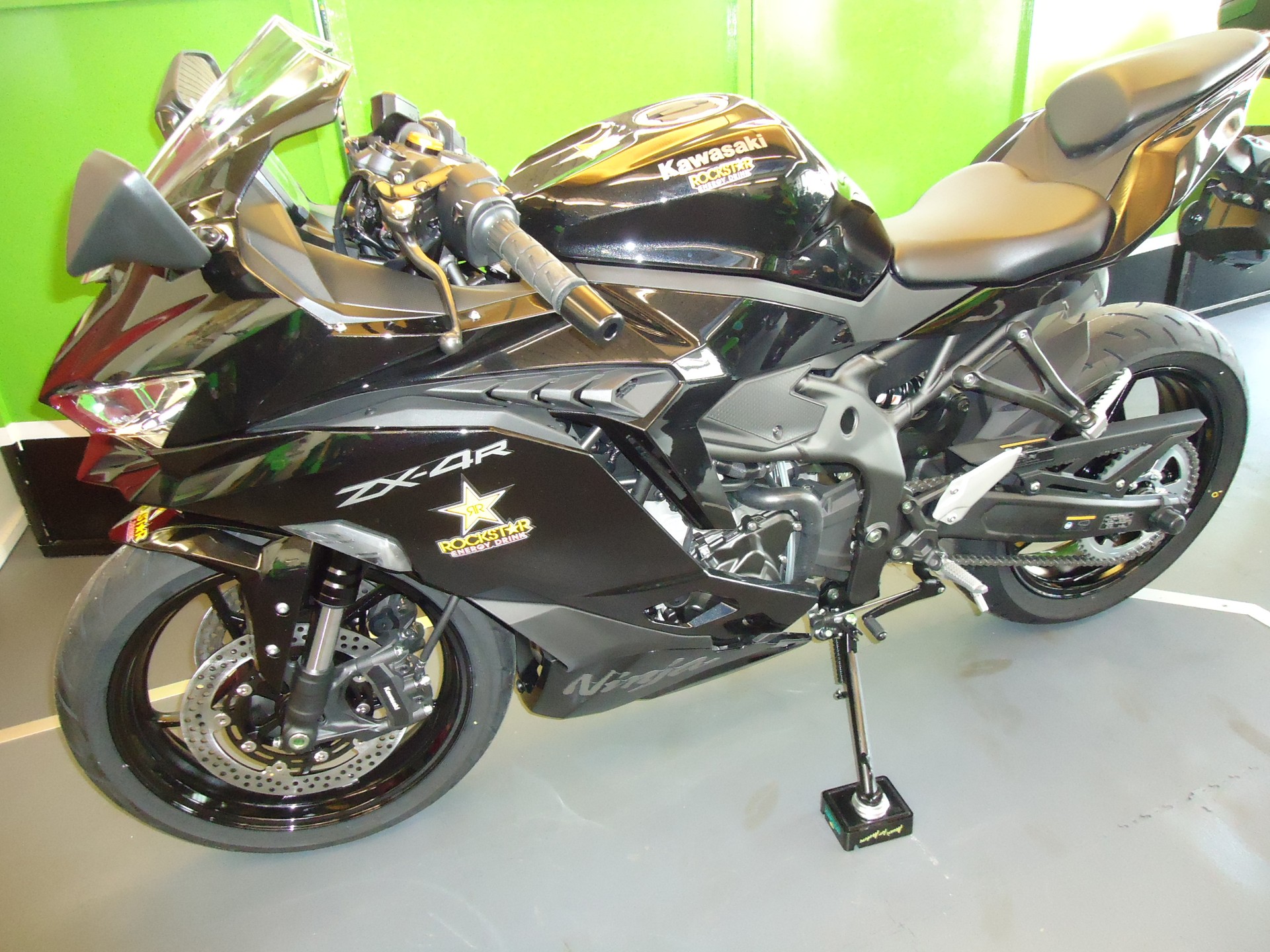 KAWASAKI NINJA ZX-4R-image-2