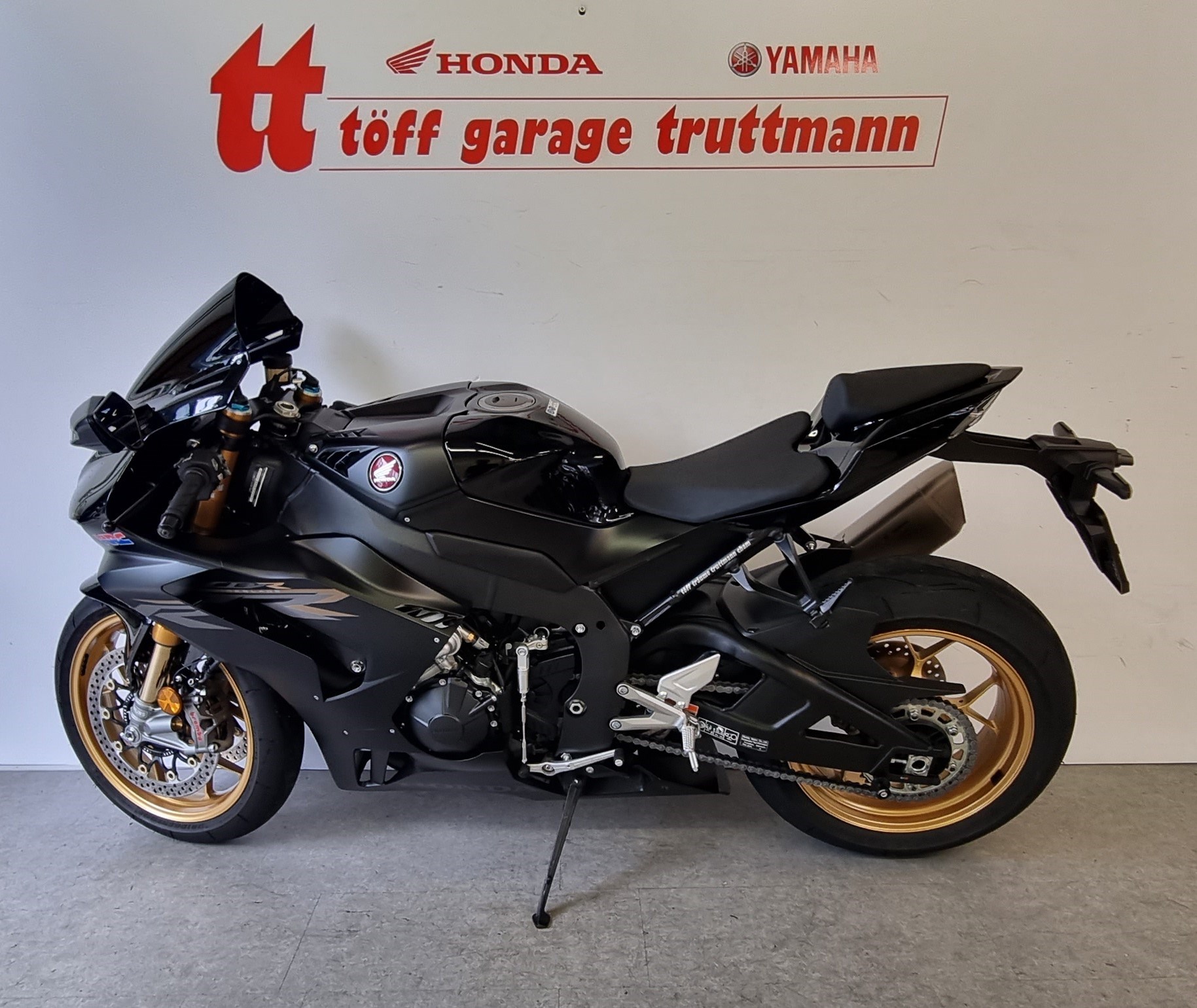 HONDA CBR 1000 RR-R SP-showroom-element-1