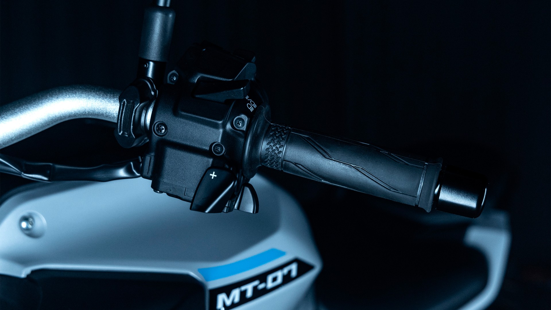 YAMAHA Y-AMT-showroom-element-1