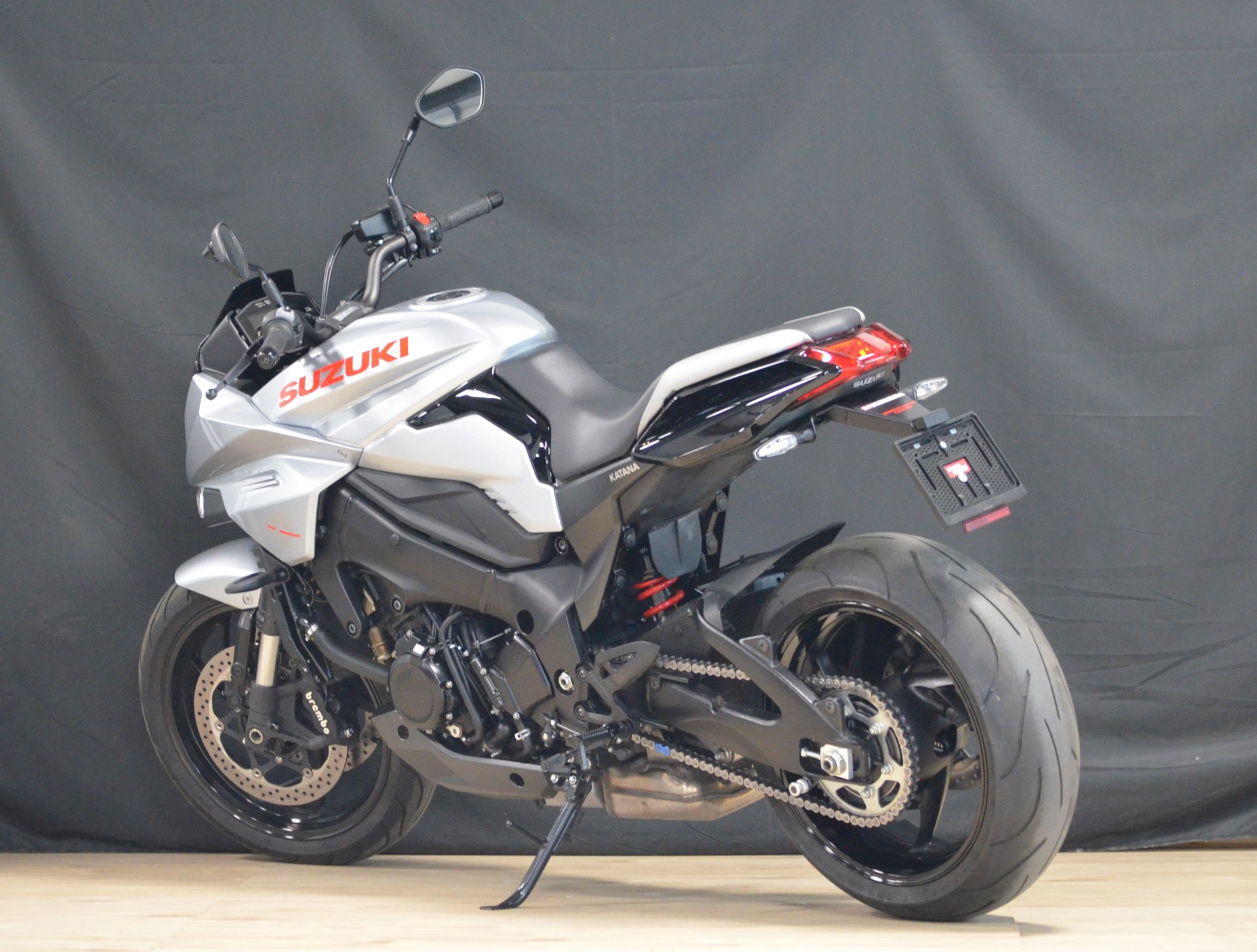 SUZUKI GSX-S 1000 Katana-showroom-element-3